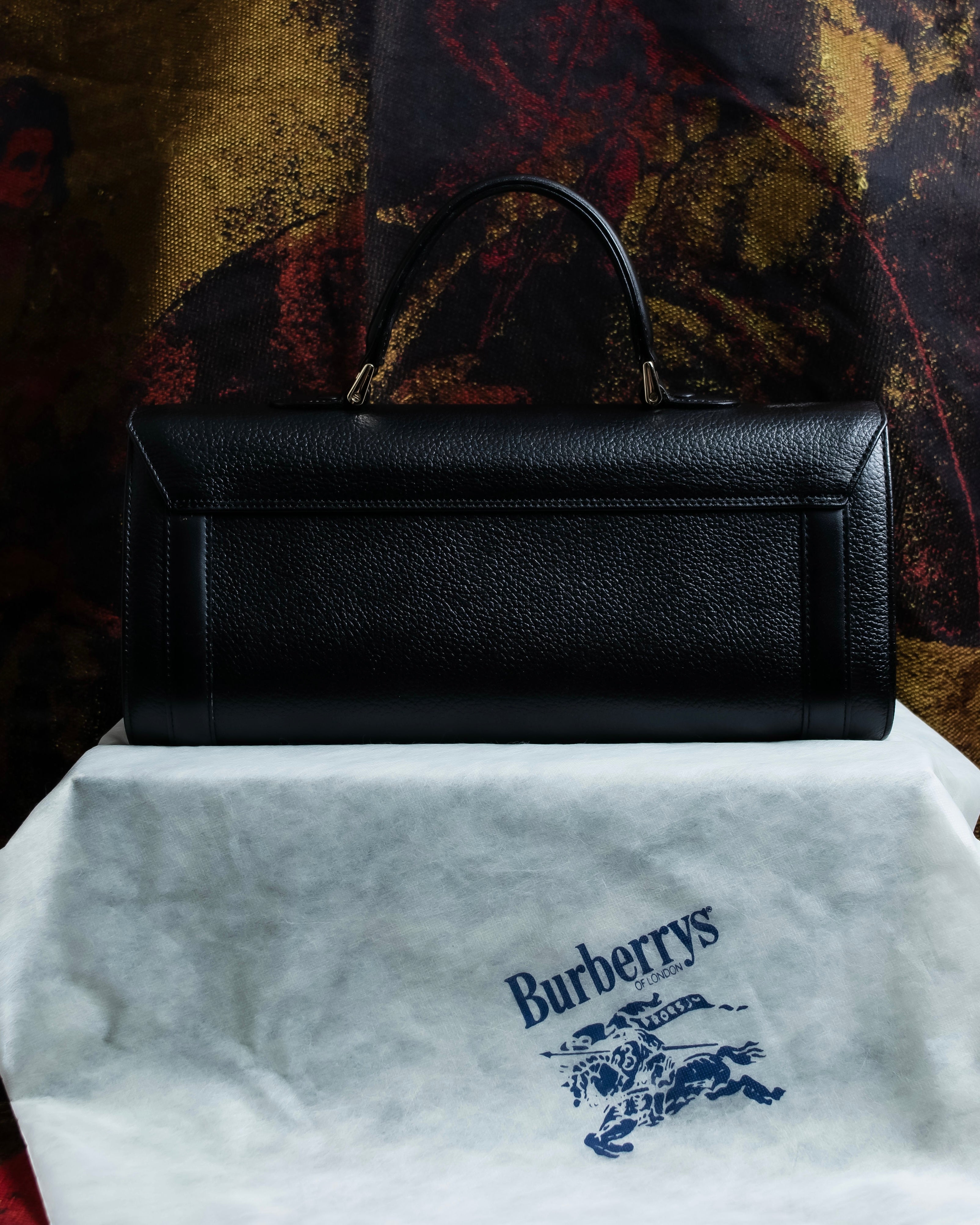 "BURBERRYS" Cylinder shaped leather one handle bag