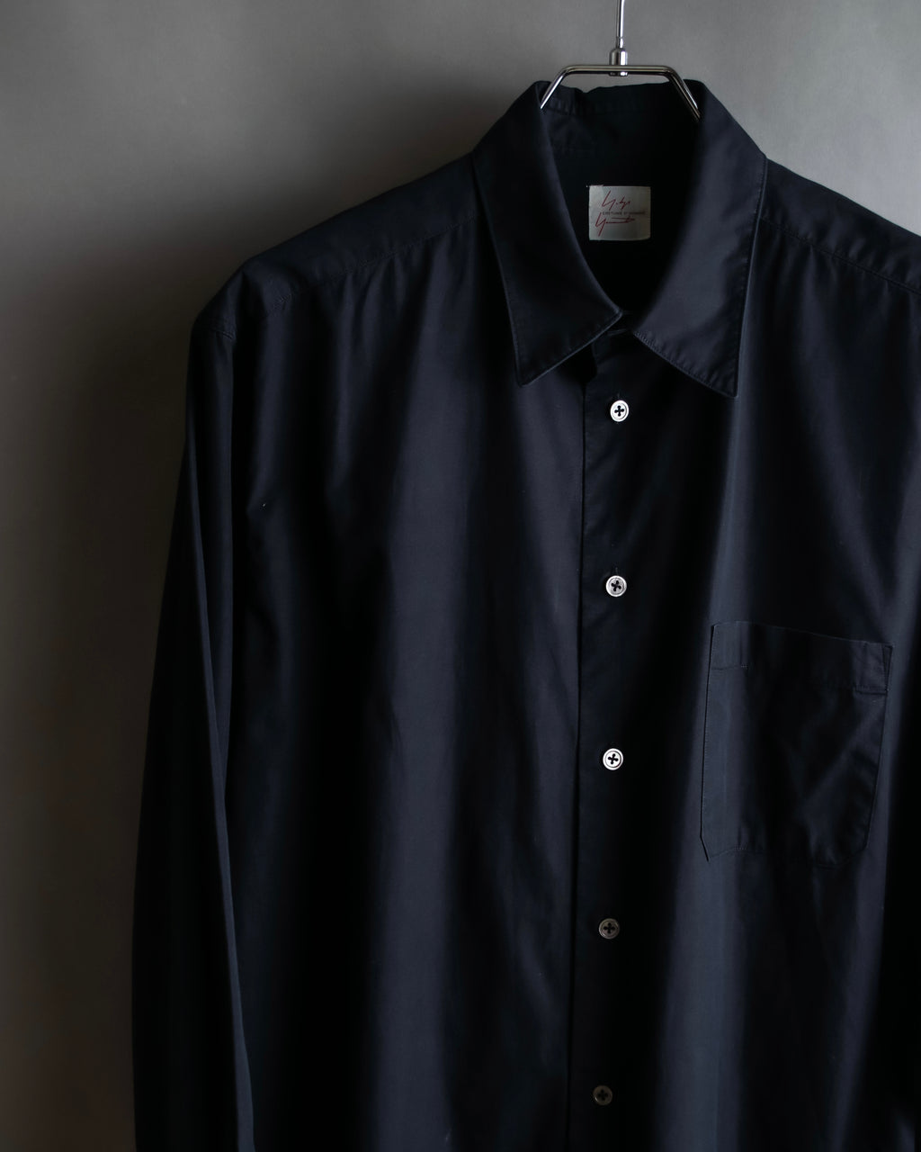 "Yohji Yamamoto COSTUME d’HOMME" Minimal detail cotton poplin black shirt