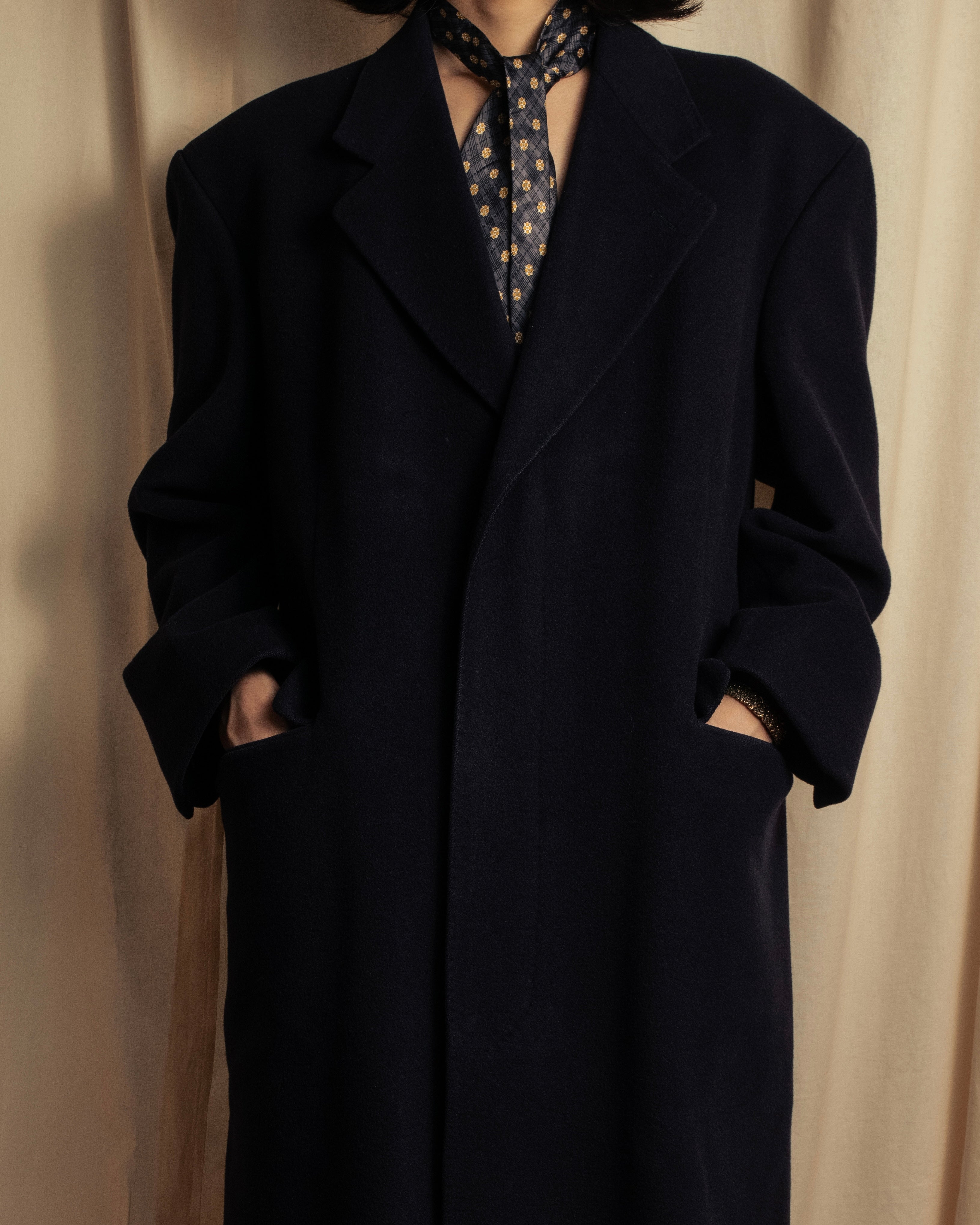 -SPECIAL- "BURBERRYS" 1980-1990's 
Classically tailored oversized 100% cashmere chester coat