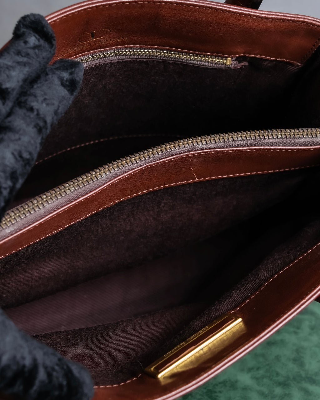 "Valentino Garavani" Reddish brown trapezoid silhouette 2way leather bag