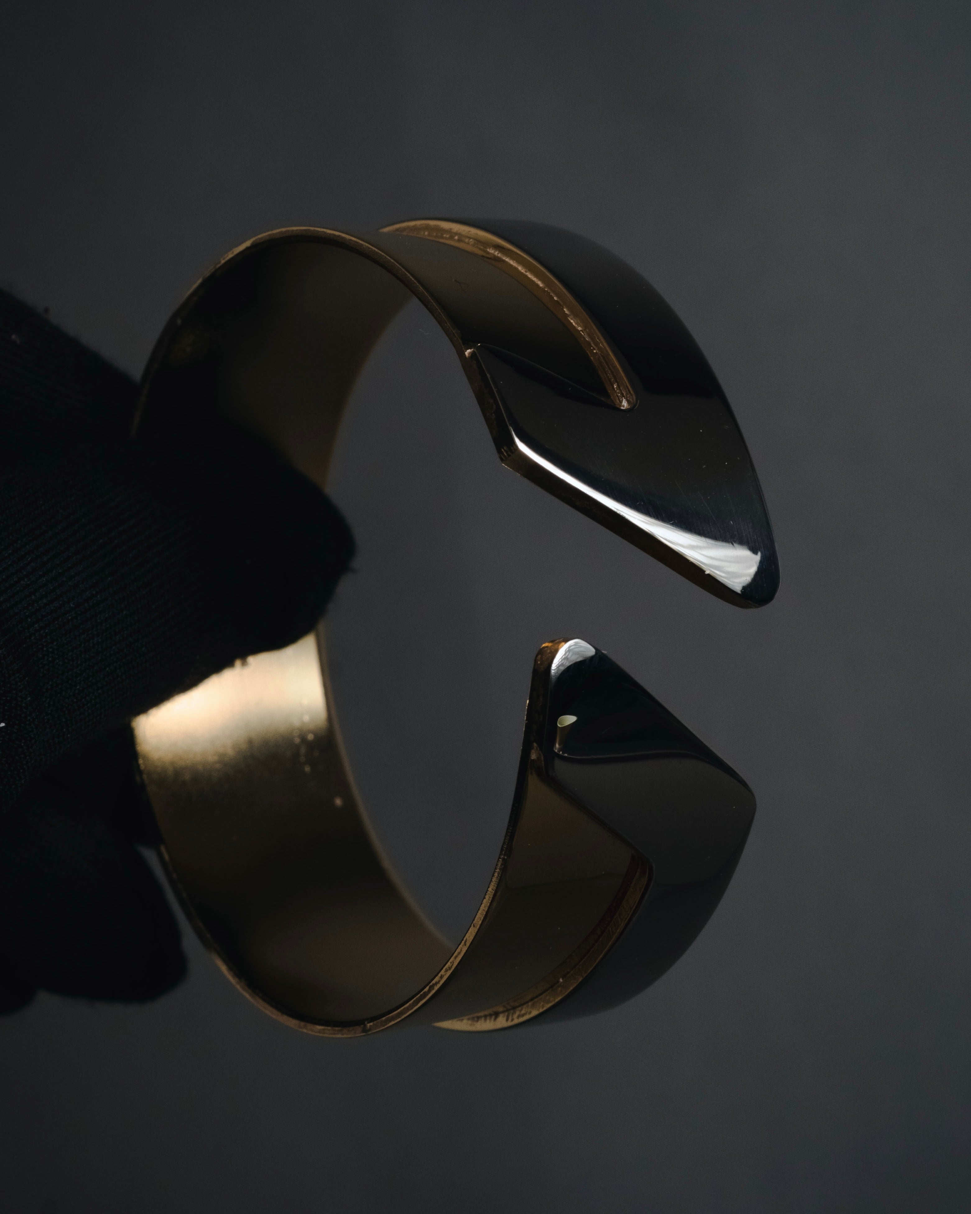 "LOEWE" 10’s Bicolor geometric open-cuff bangle