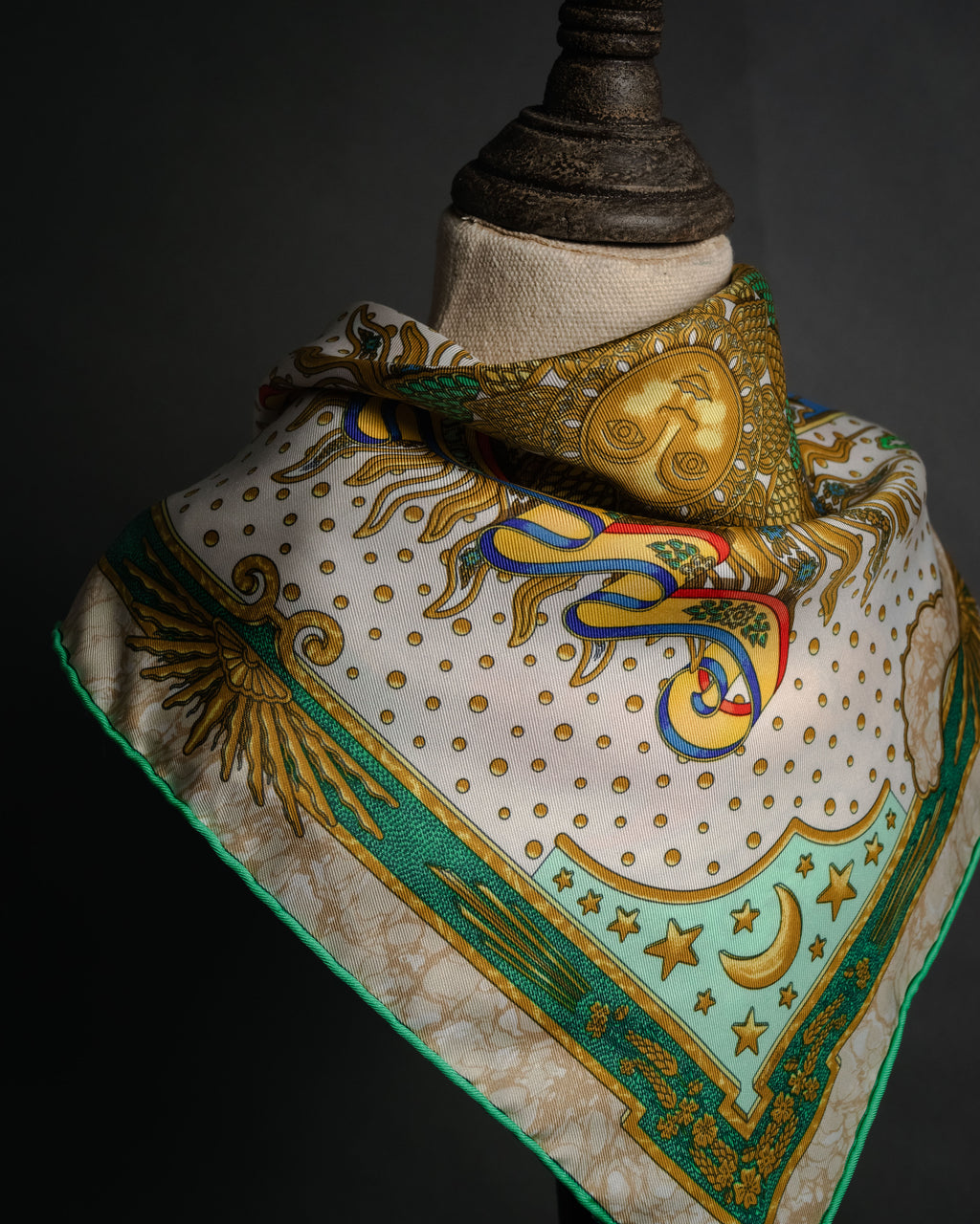 “HERMÈS” 90’s gloria soli carrè silk scarf