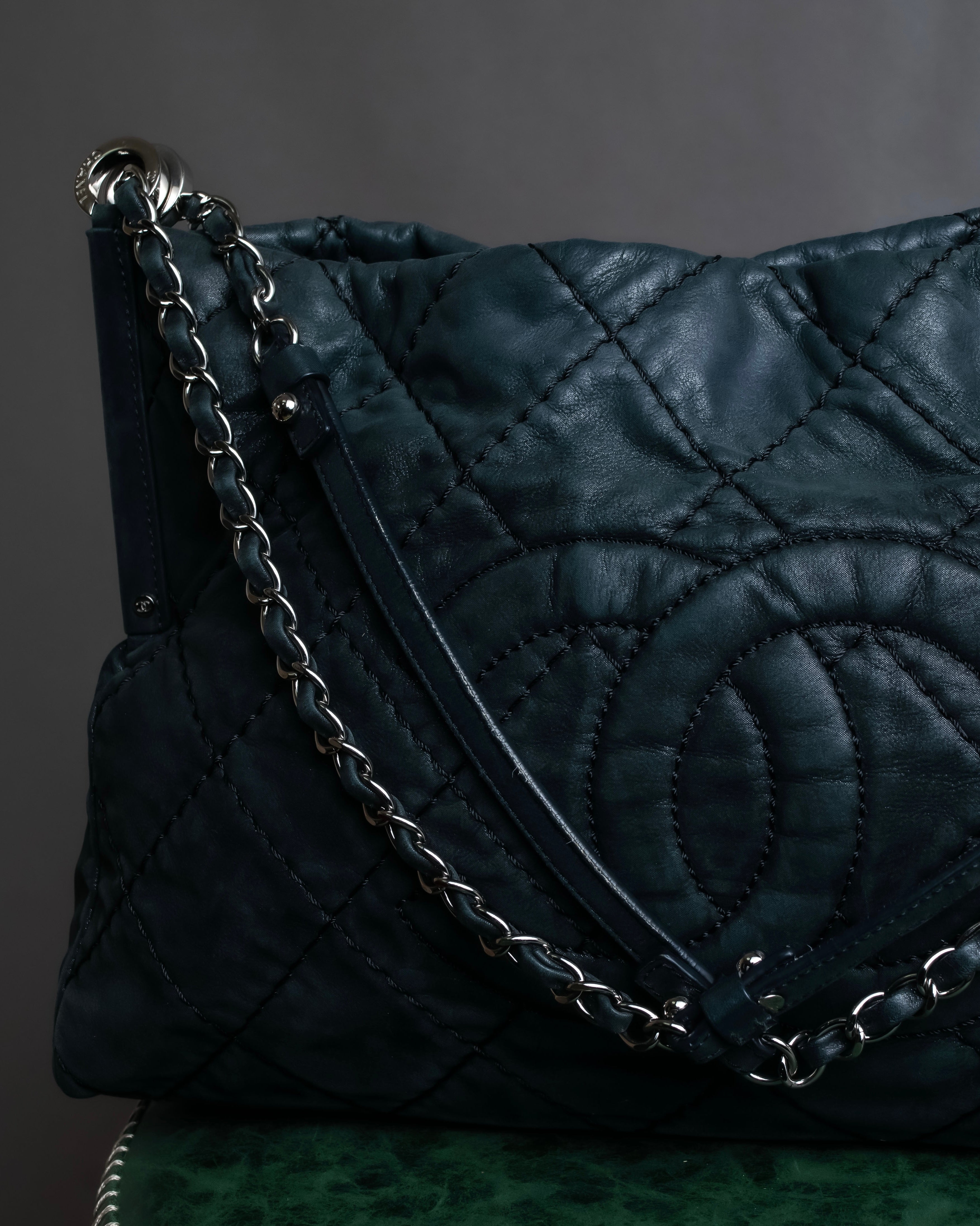 "CHANEL" Karl Lagerfeld design Matelasse chain Black shoulder bag