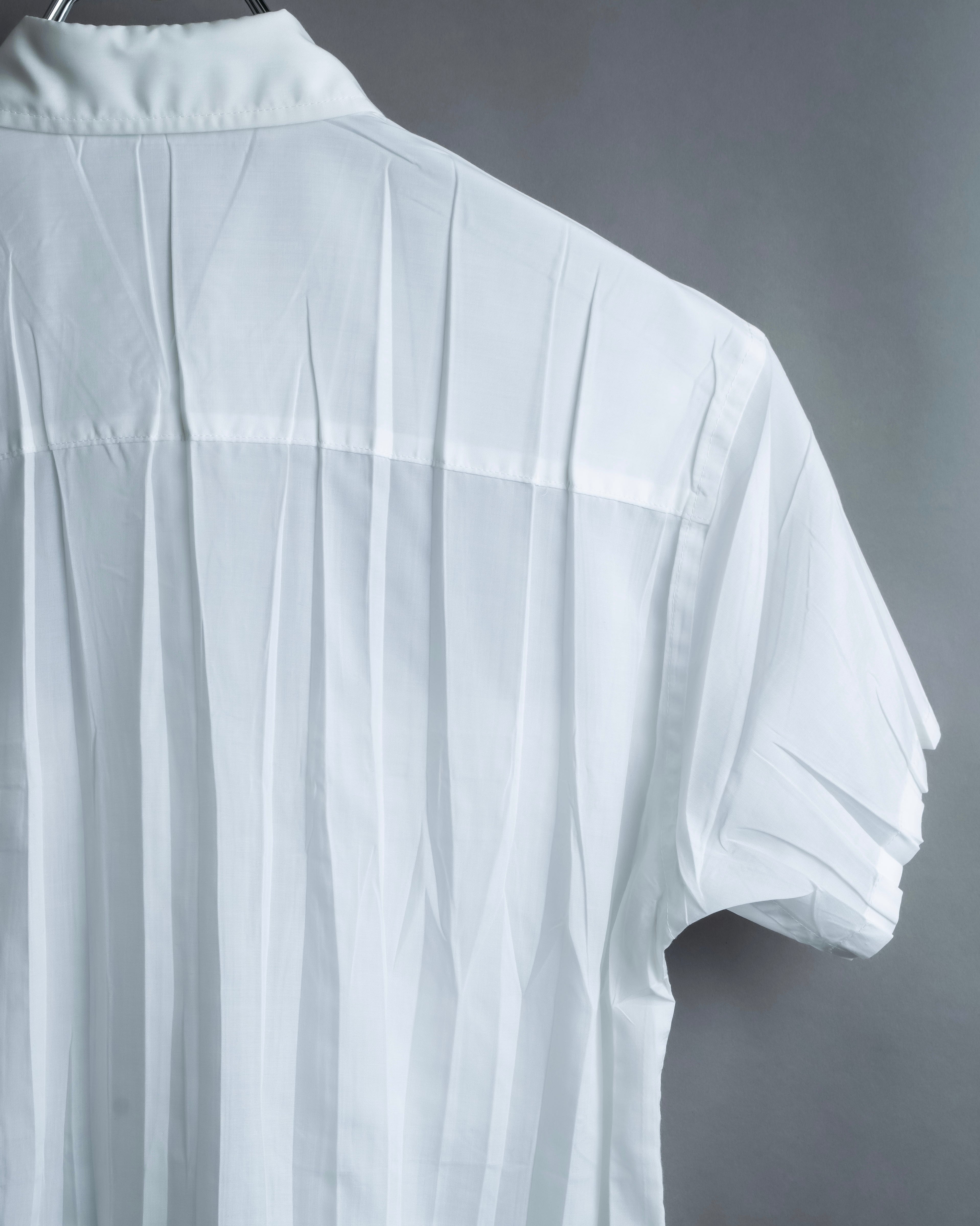 "ISSEY MIYAKE" Pleated short sleeve shirt