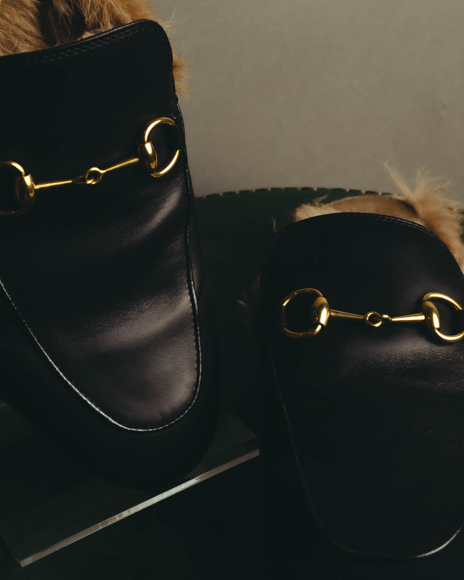 "GUCCI" 2010's Fur lined horsebit leather loafer mule