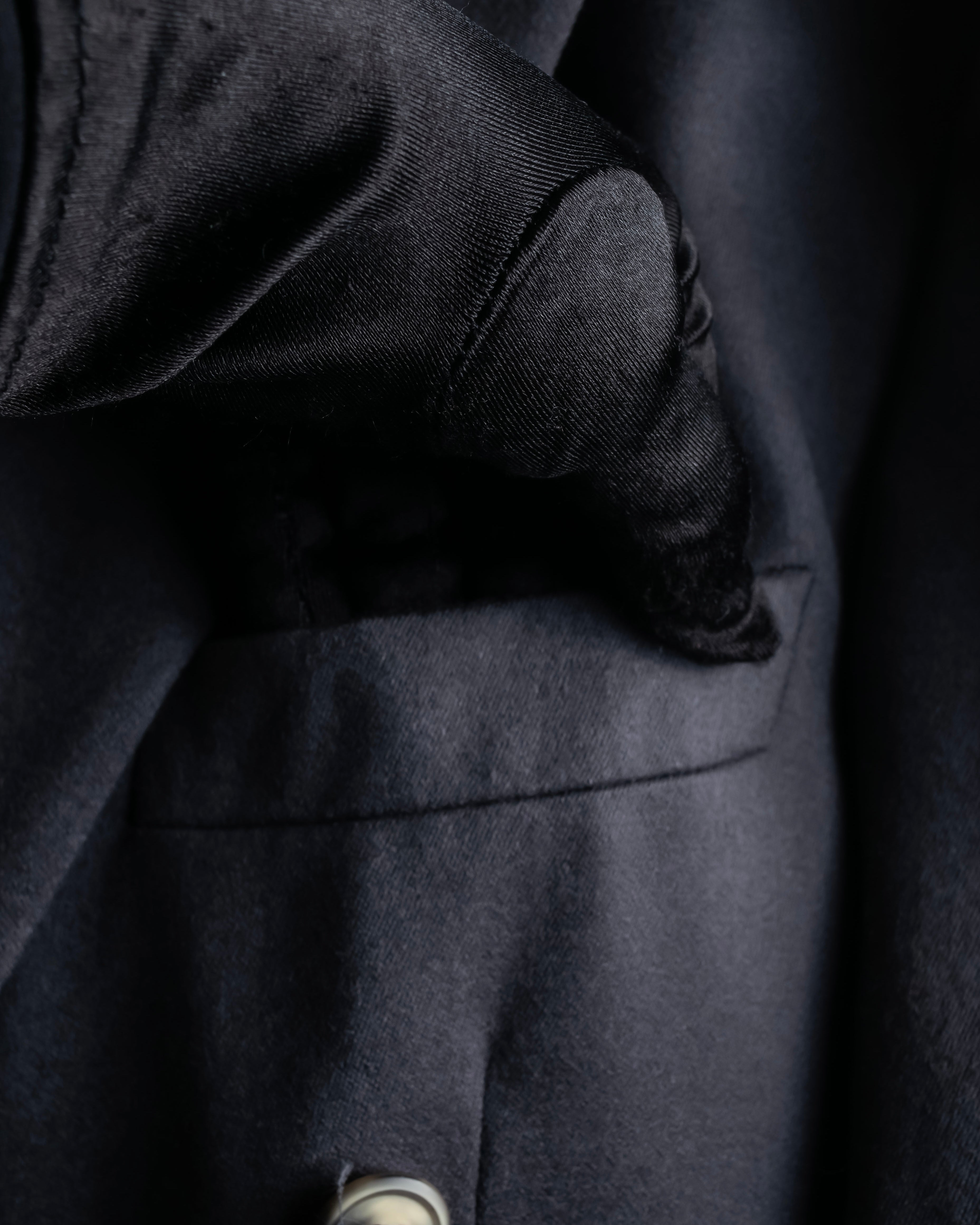 Vintage shoulder construction peak lapel tailored jacket