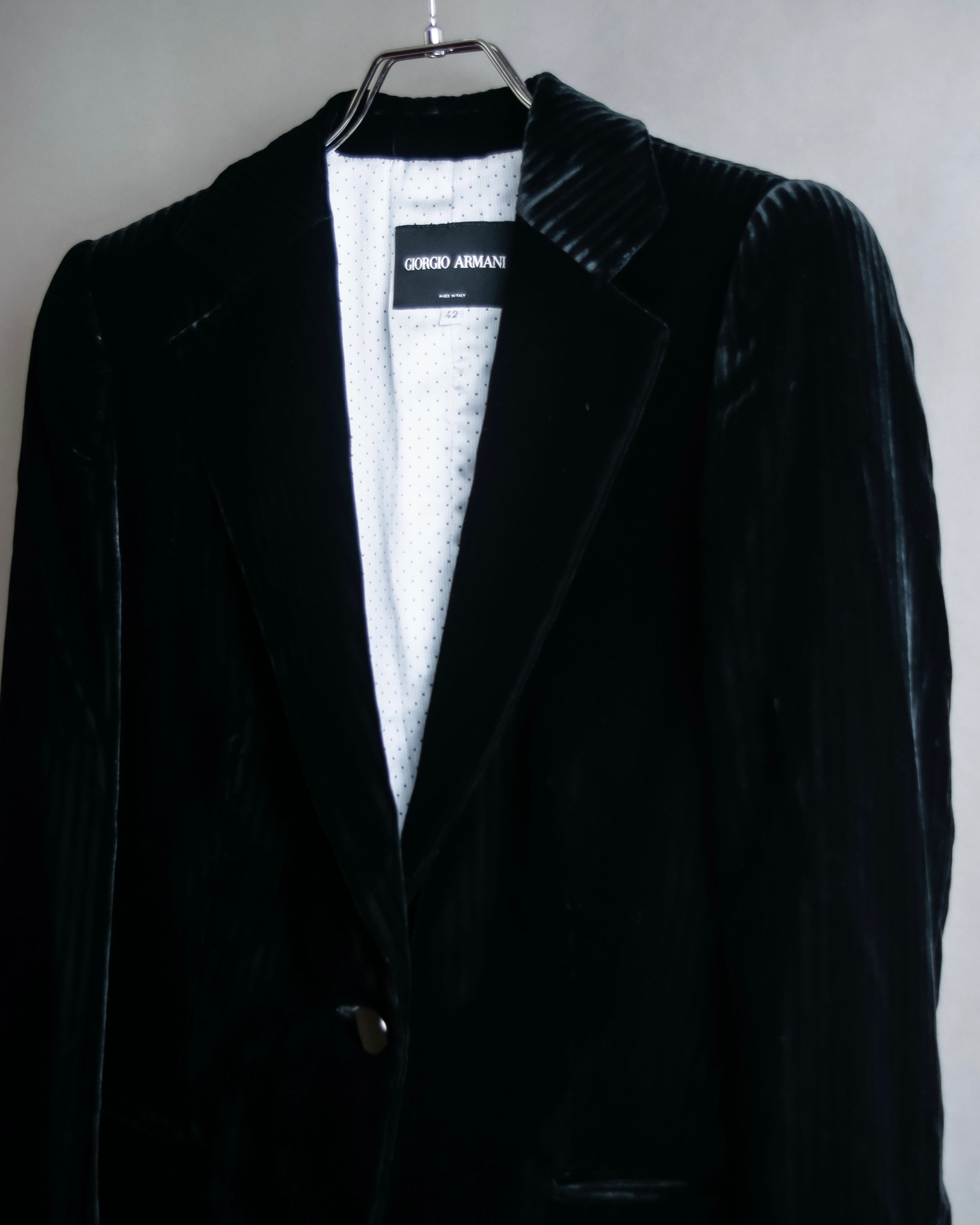 "GIORGIO ARMANI" Beautiful shape velour tailored jacket