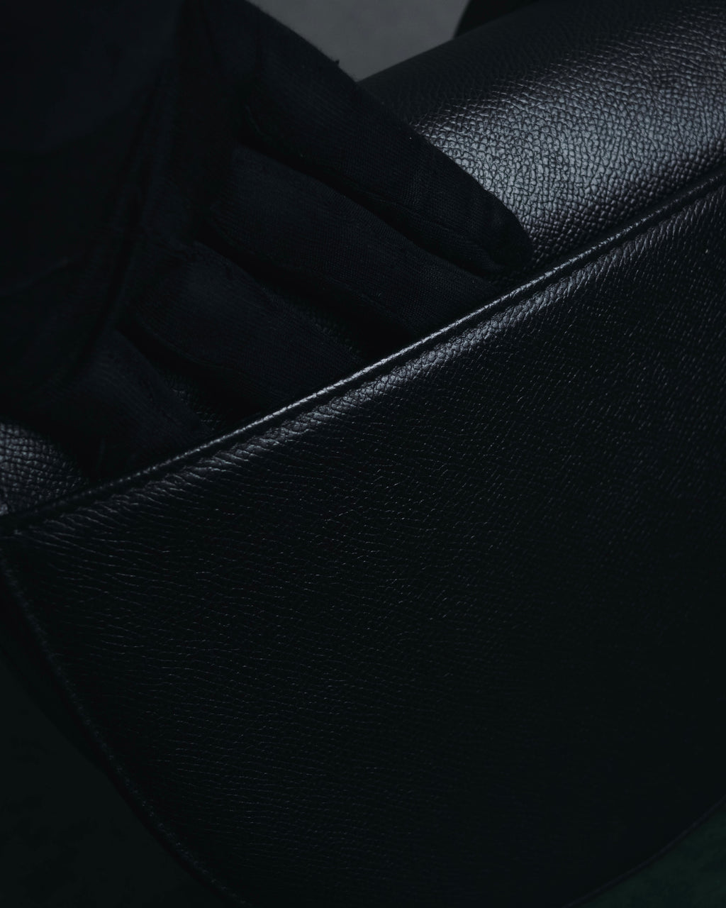 "VALENTINO GARAVANI" 80’s-90’s baroque hardware saddle shoulder bag