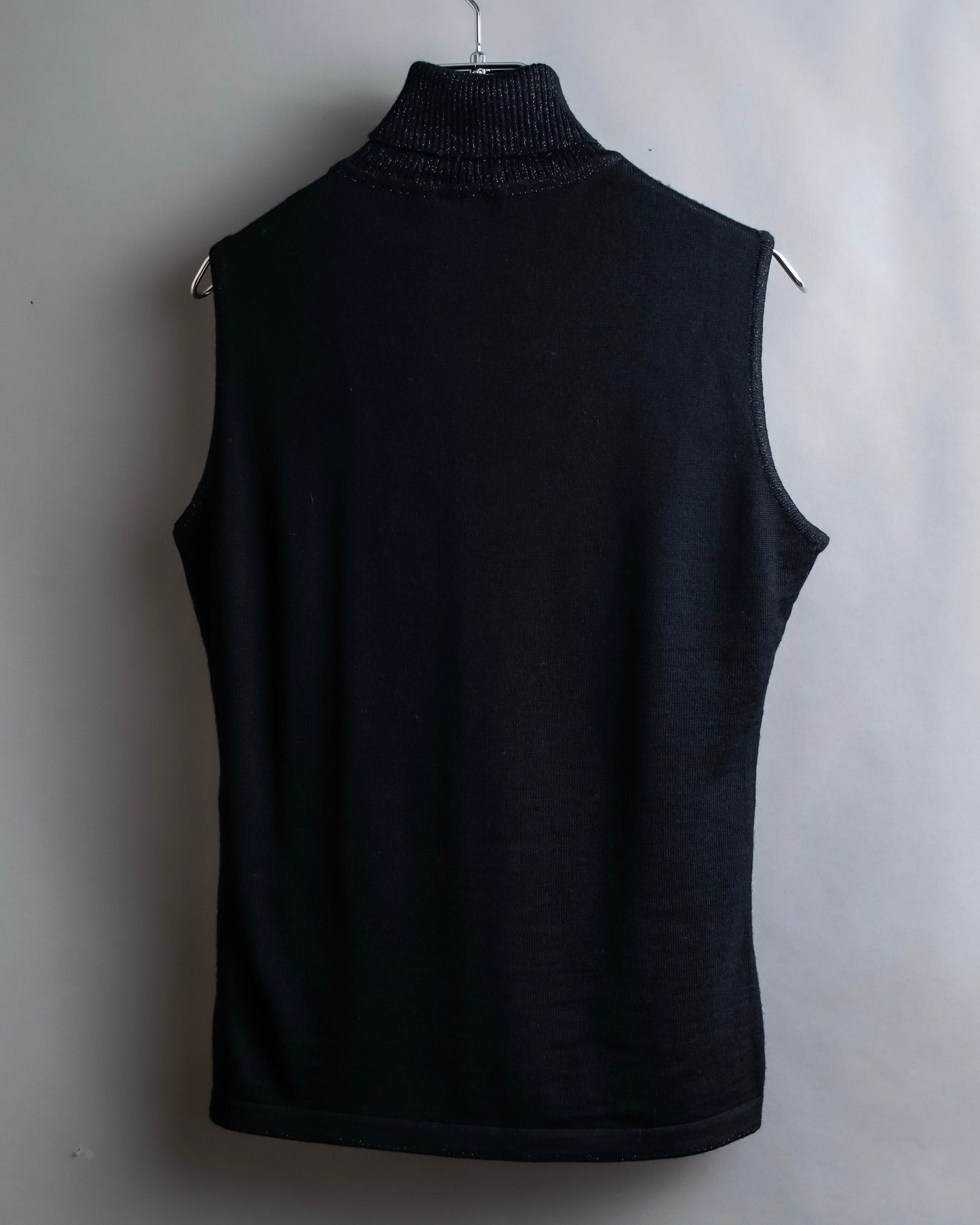 "VERSACE" High neck design sleeveless knit pullover