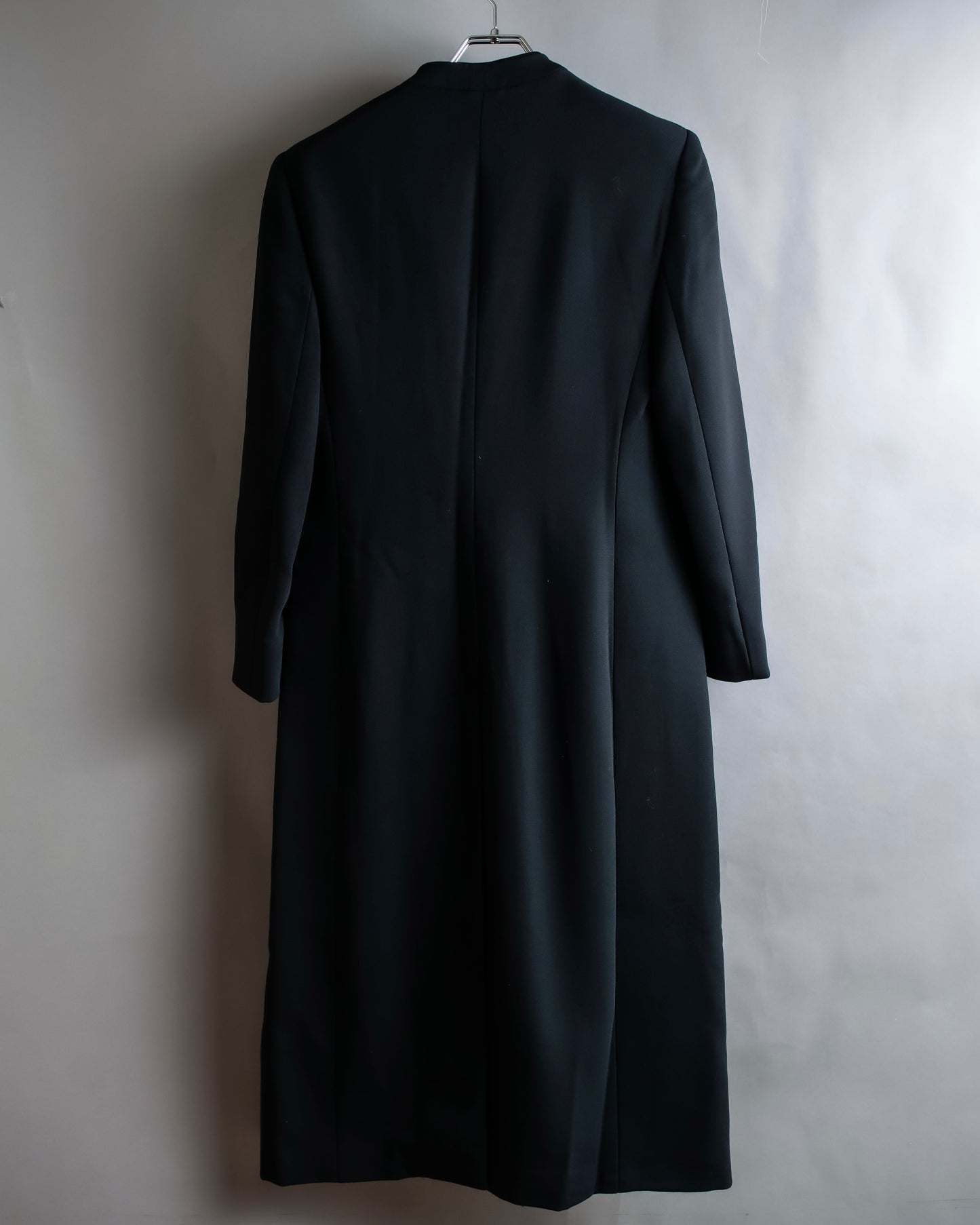 "VALENTINO" Solid no collar dart shaped long coat