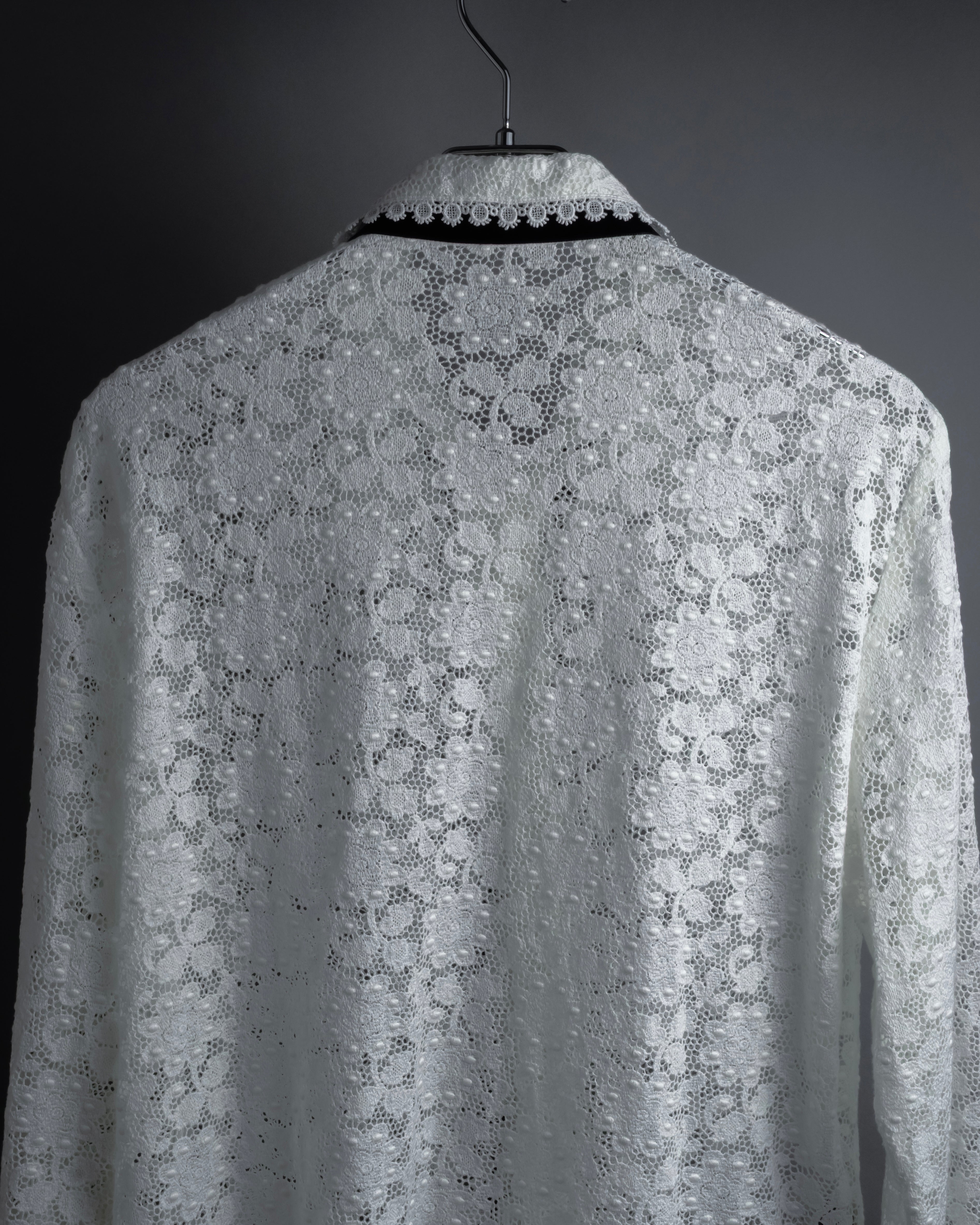 "GUCCI" Michele period floral lace design bow tie shirt