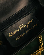 “Salvatore Ferragamo” 90’s Vara ribbon half moon chain bag