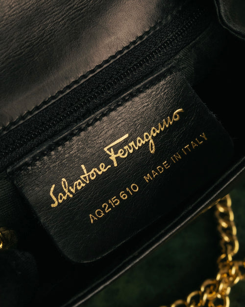 “Salvatore Ferragamo” 90’s Vara ribbon half moon chain bag