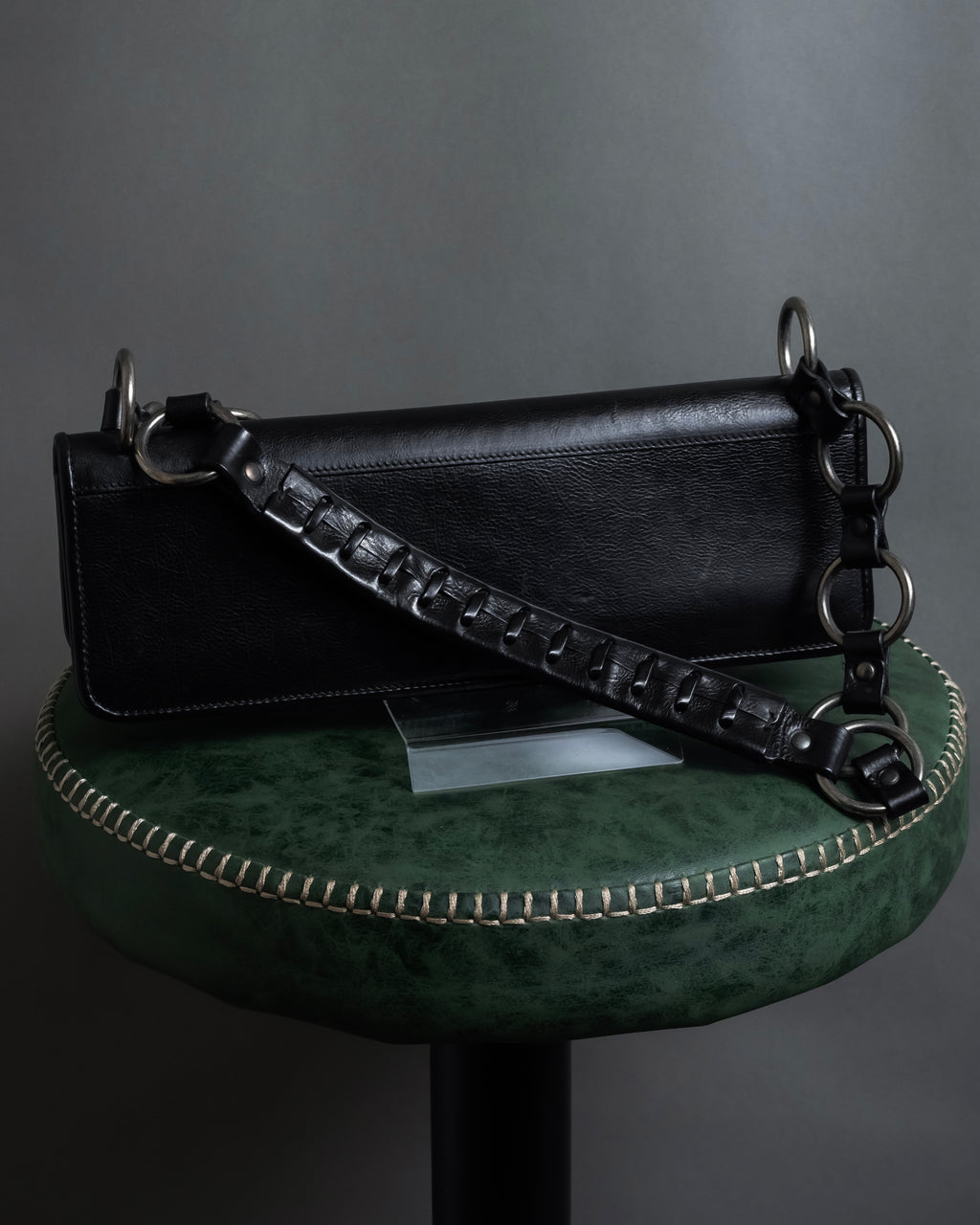 -SPECIAL- "YVES SAINT LAURENT"
00's Tom Ford period stacked ring design horizontal leather bag