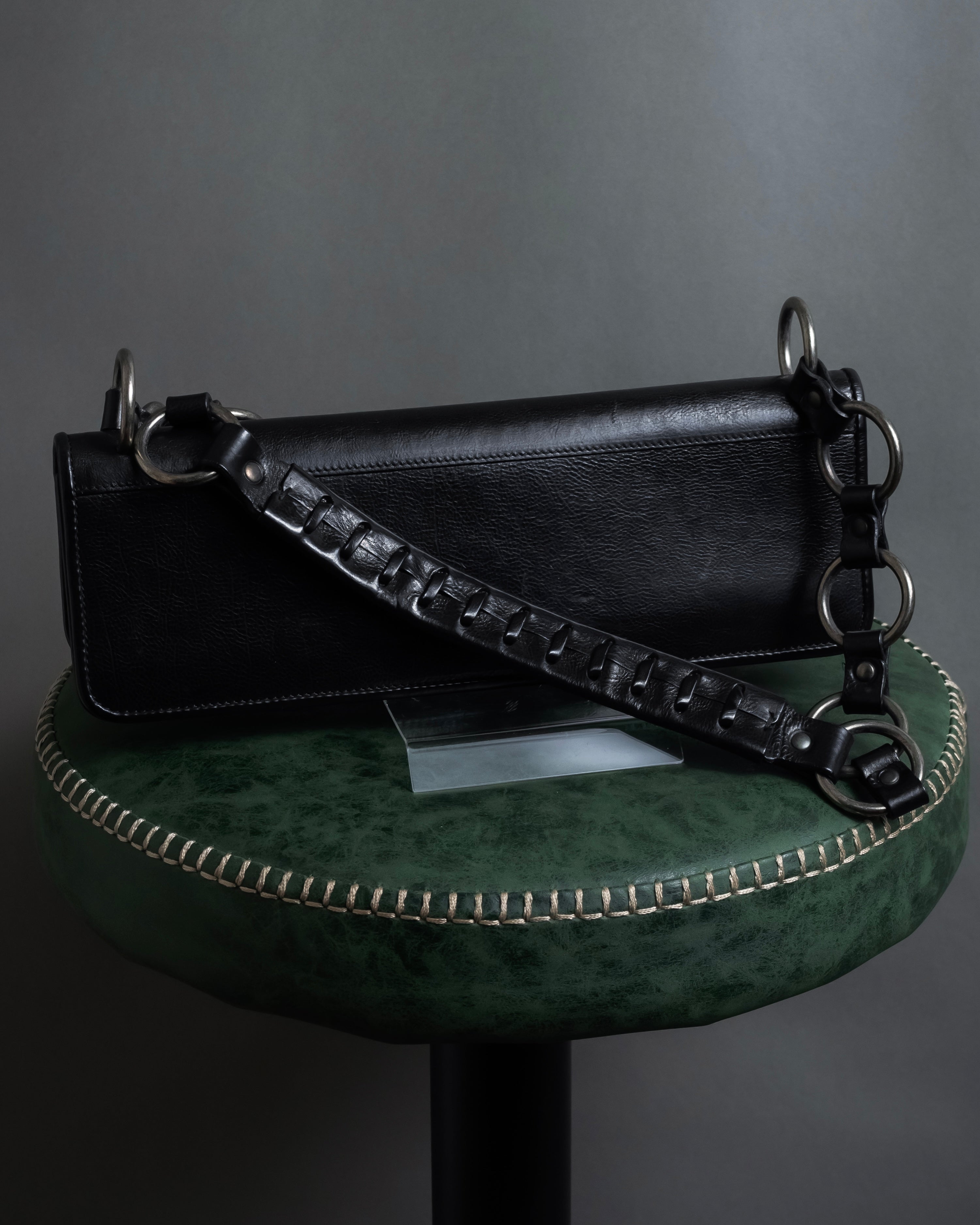 -SPECIAL- "YVES SAINT LAURENT"
00's Tom Ford period stacked ring design horizontal leather bag