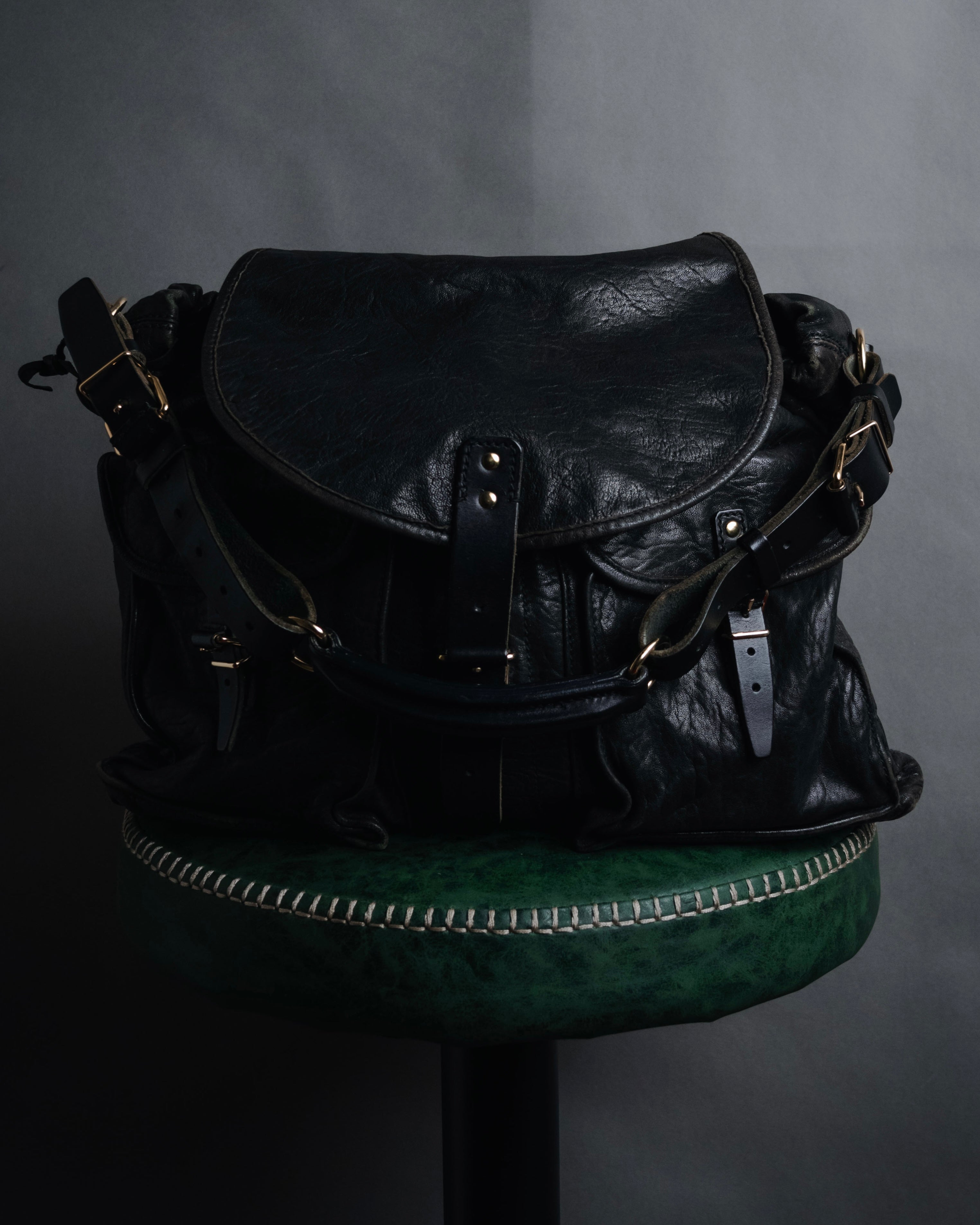 –SPECIAL– "BALENCIAGA"
2006-2010 Antique agneau leather messenger bag