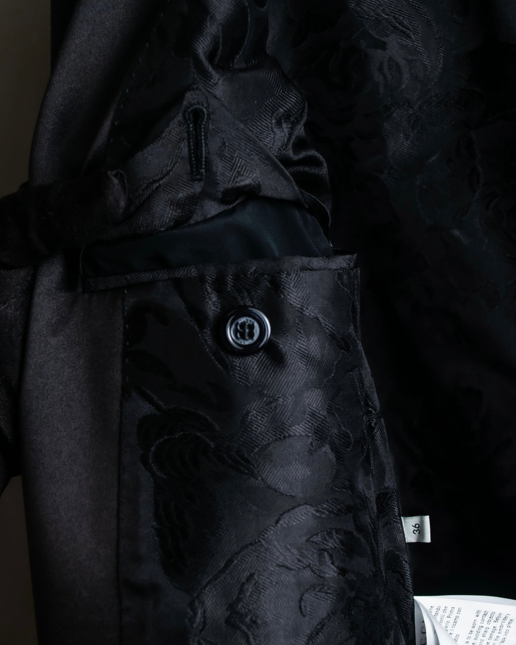 "GUCCI" Pre-Fall 2018 collection message embroidered shawl collar jacket