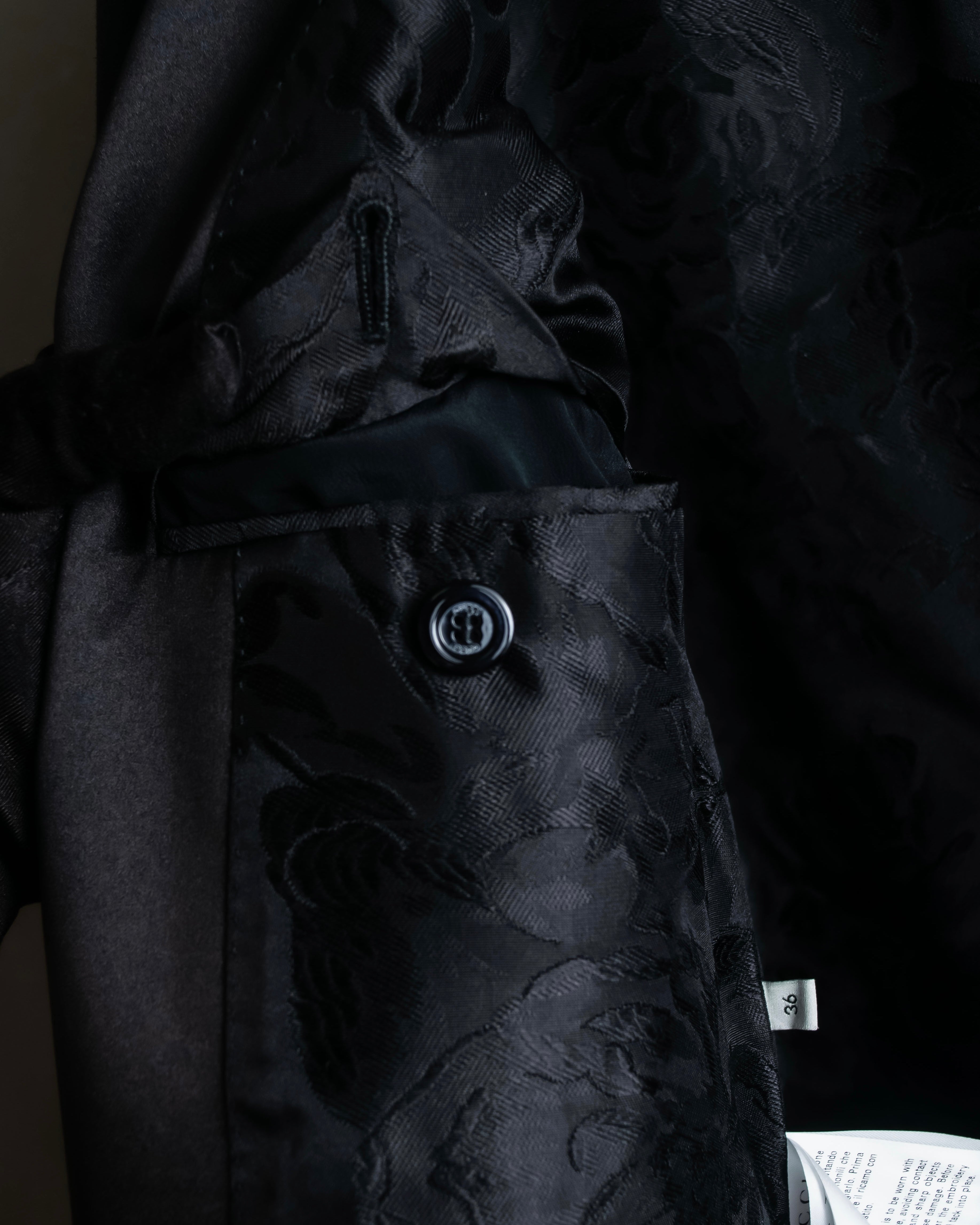 "GUCCI" Pre-Fall 2018 collection message embroidered shawl collar jacket