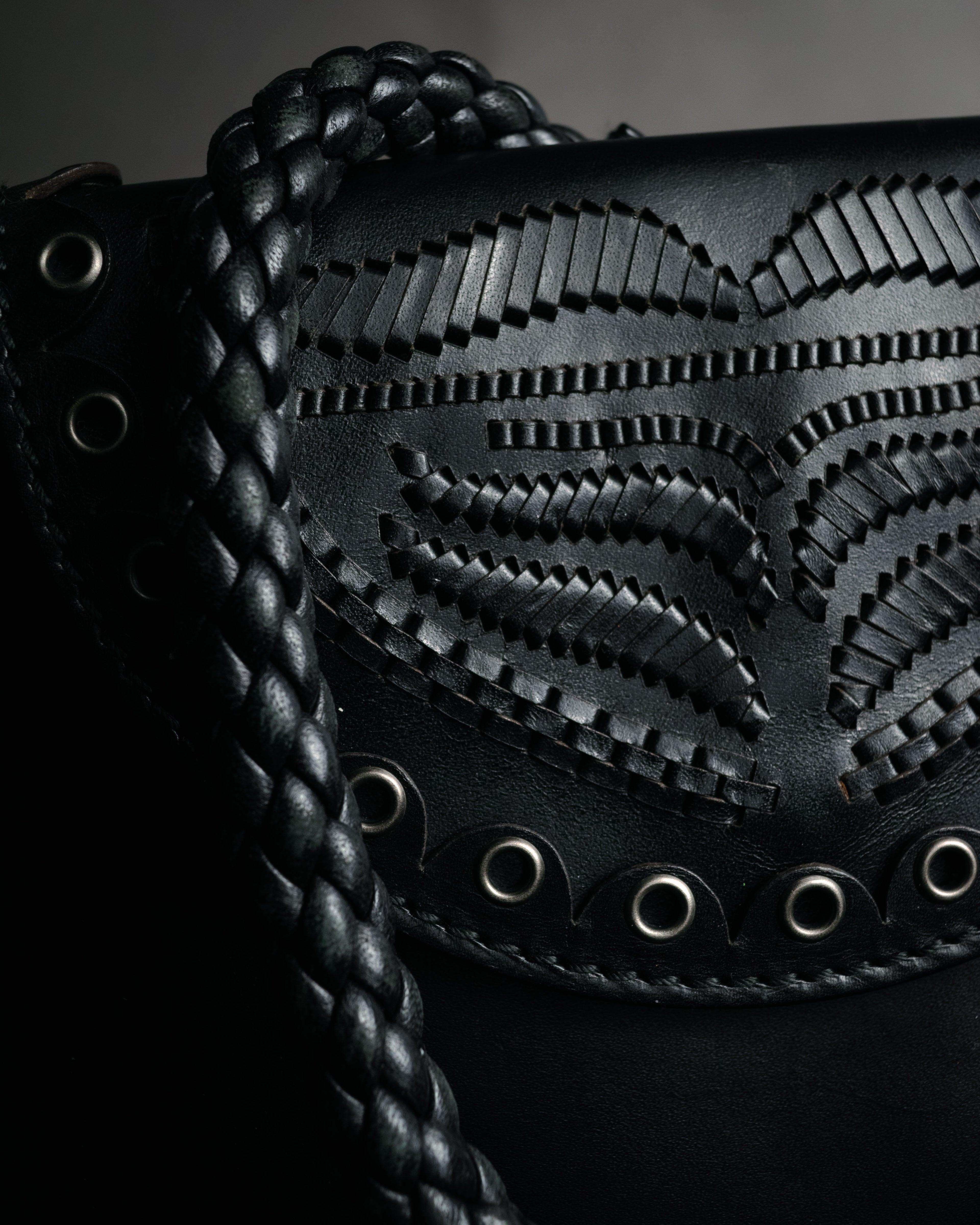 –SPECIAL– “YVES SAINT LAURENT”
2000’s Folk cutwork leather shoulder bag