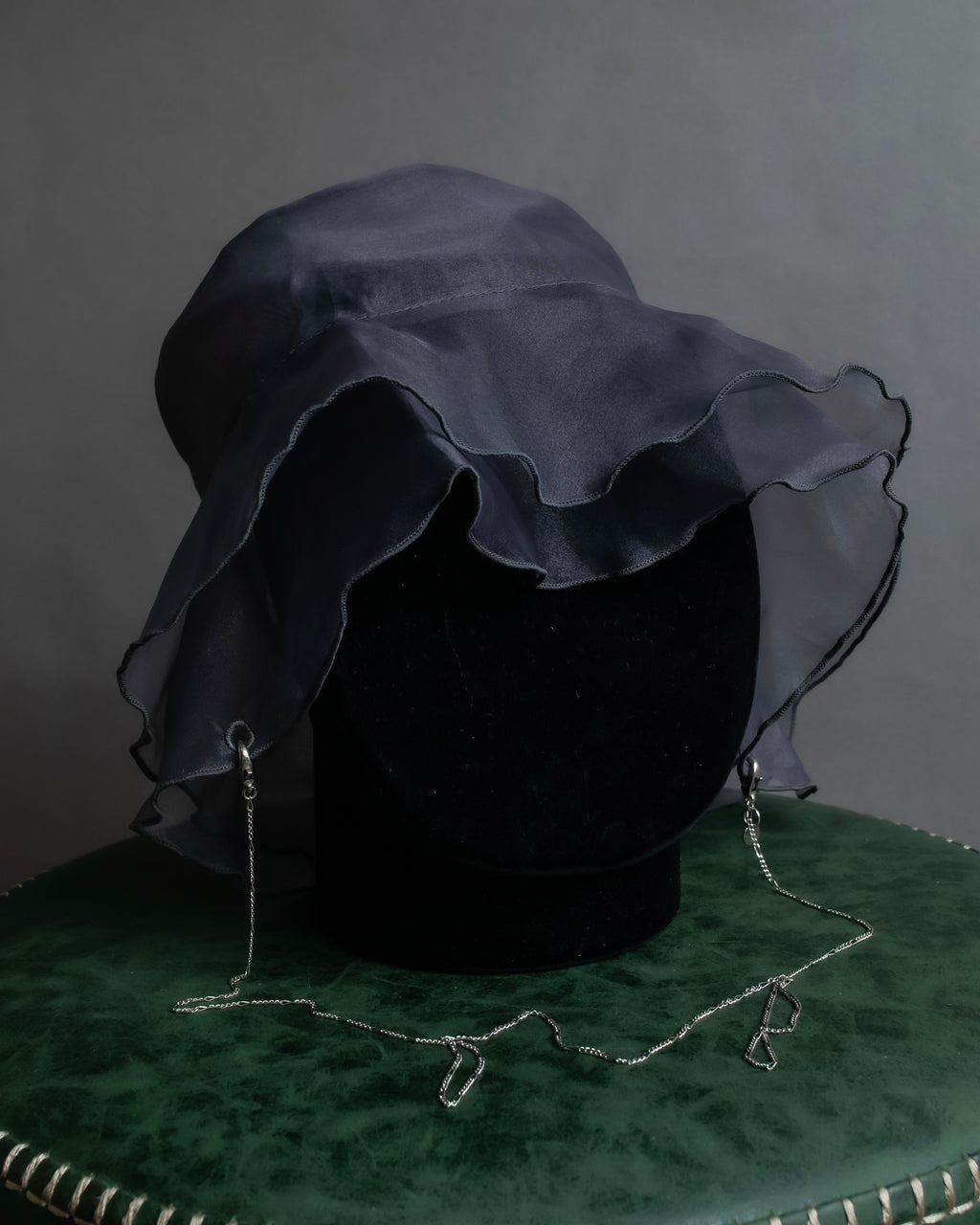 "LIMI feu " Chain docking organza bucket hat