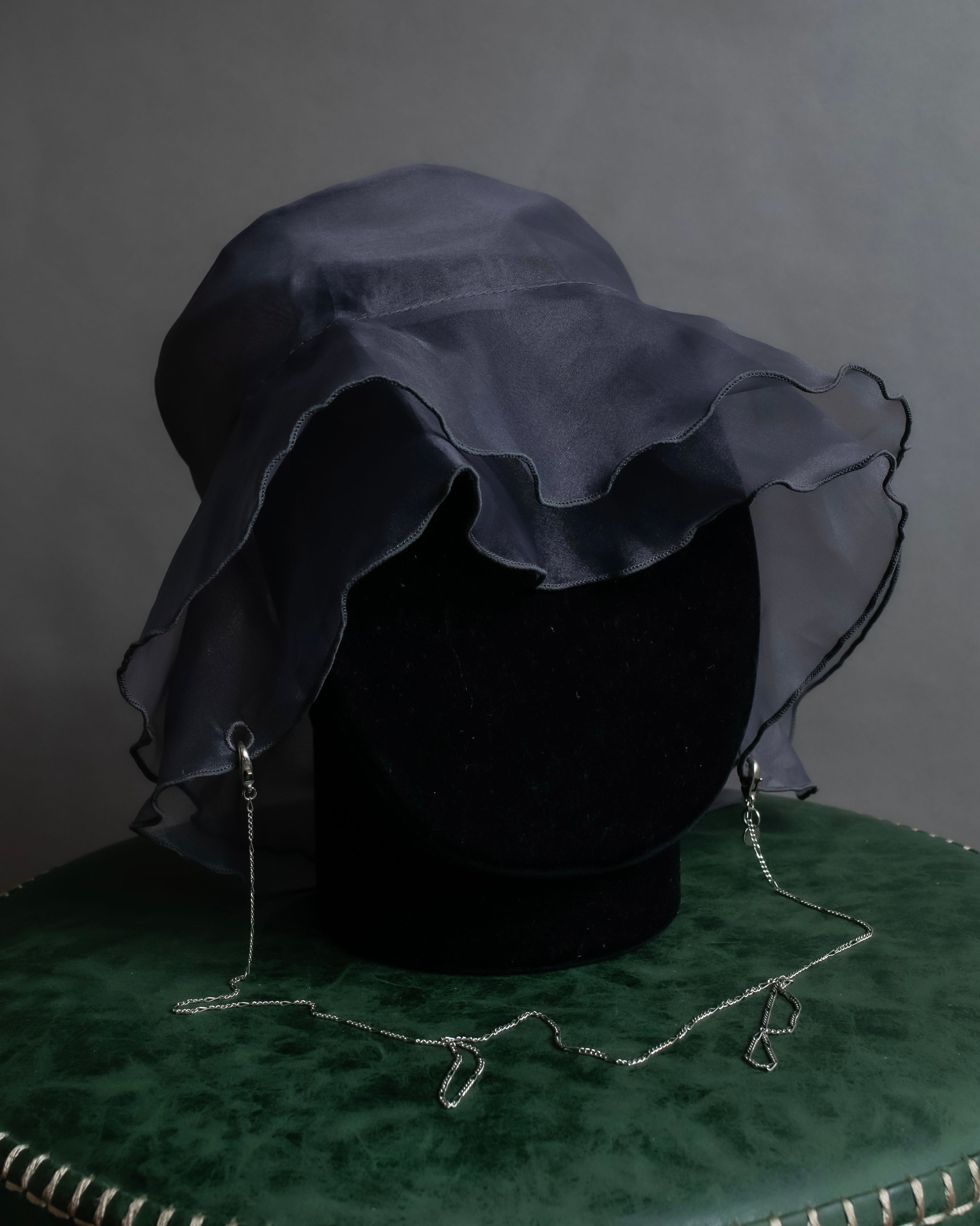"LIMI feu " Chain docking organza bucket hat
