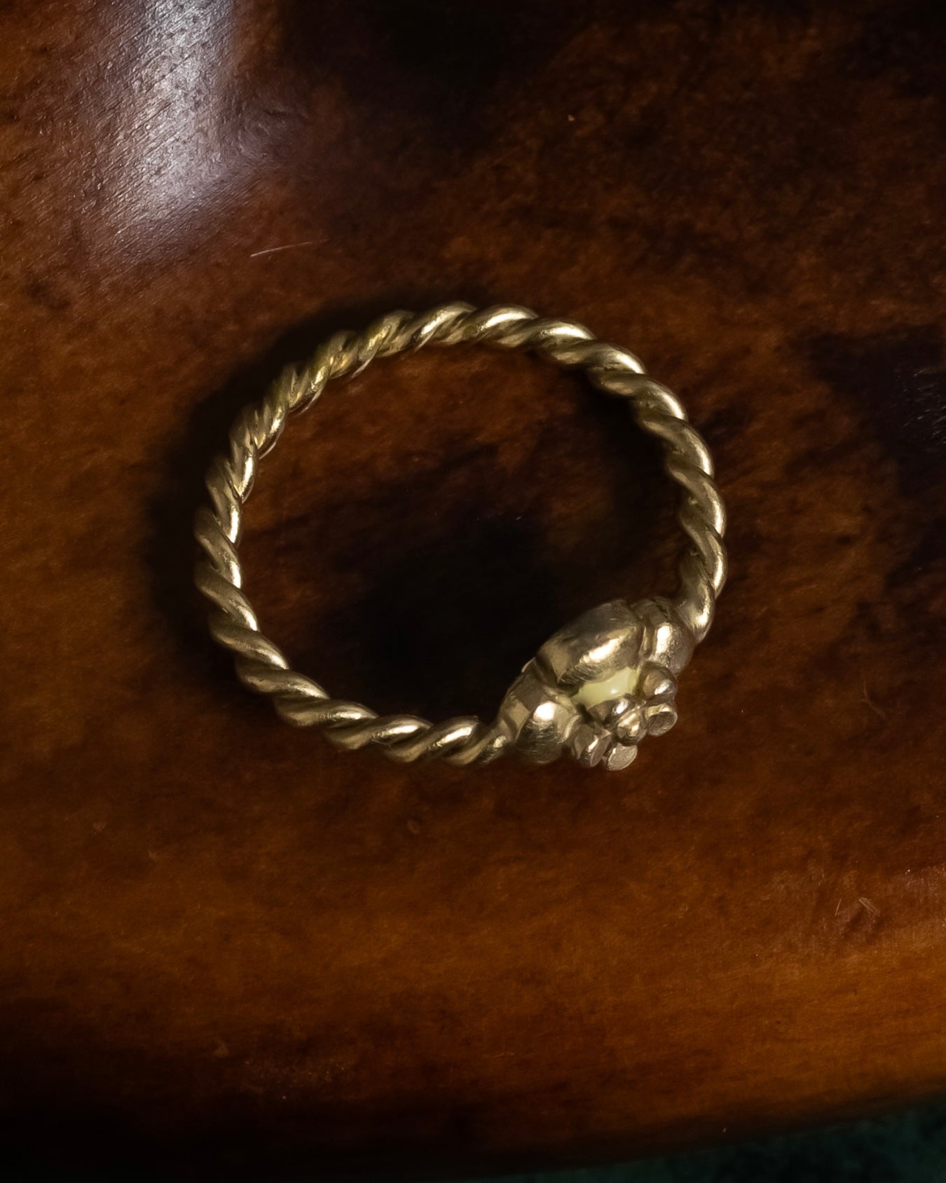 "CHANEL" 99AW Flower motif design twist arm ring