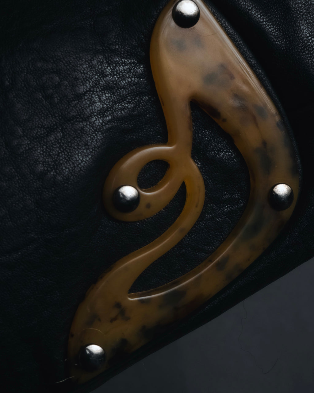 –SPECIAL– "MIU MIU"
Early 2000s bakelite effect chain frame bag