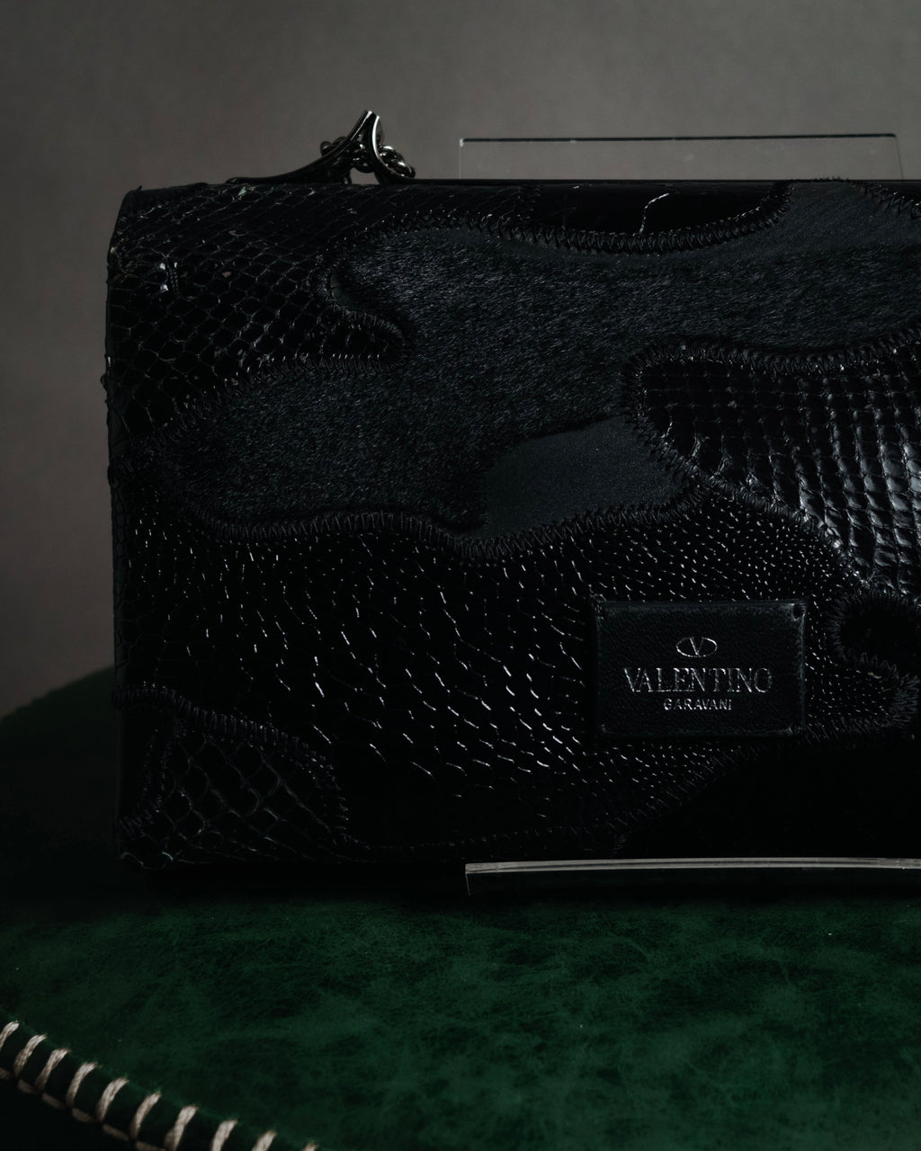 –SPECIAL– "VALENTINO GARAVANI" 2010’s Noir rockstud exotic patchwork chain bag
