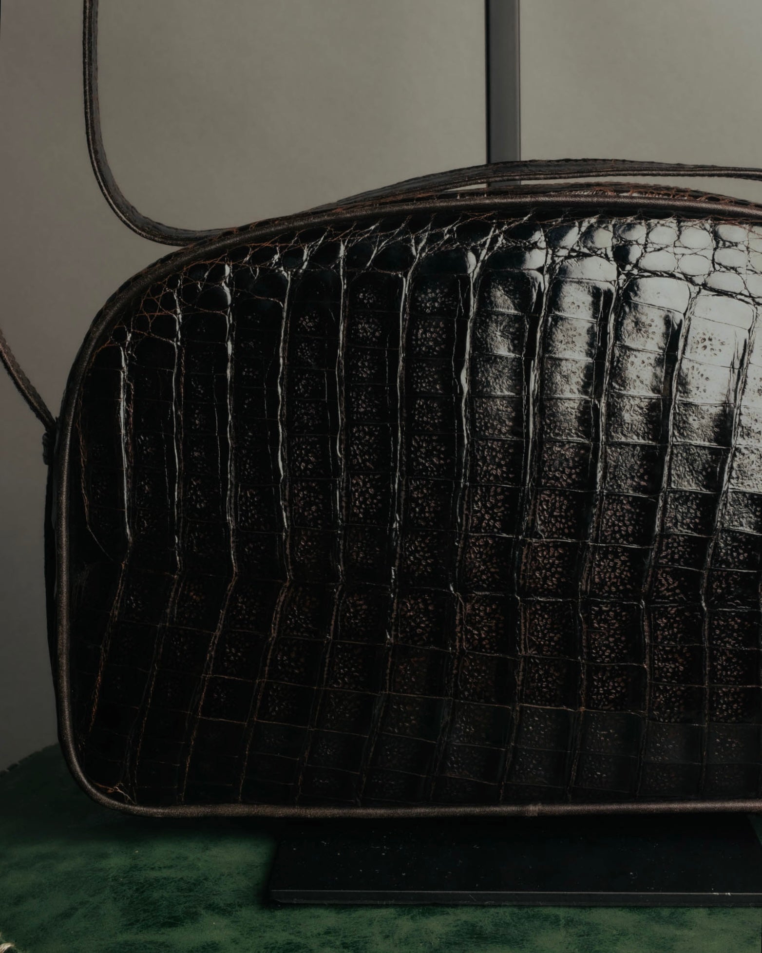 "valentino garavani" 70's-80's Vintage genuine crocodile leather shoulder bag
