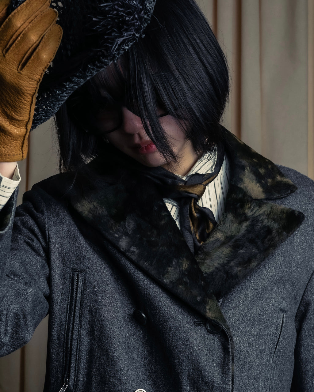 "tricot COMME des GARCONS" 
Double-breasted reversible fur tailored coat