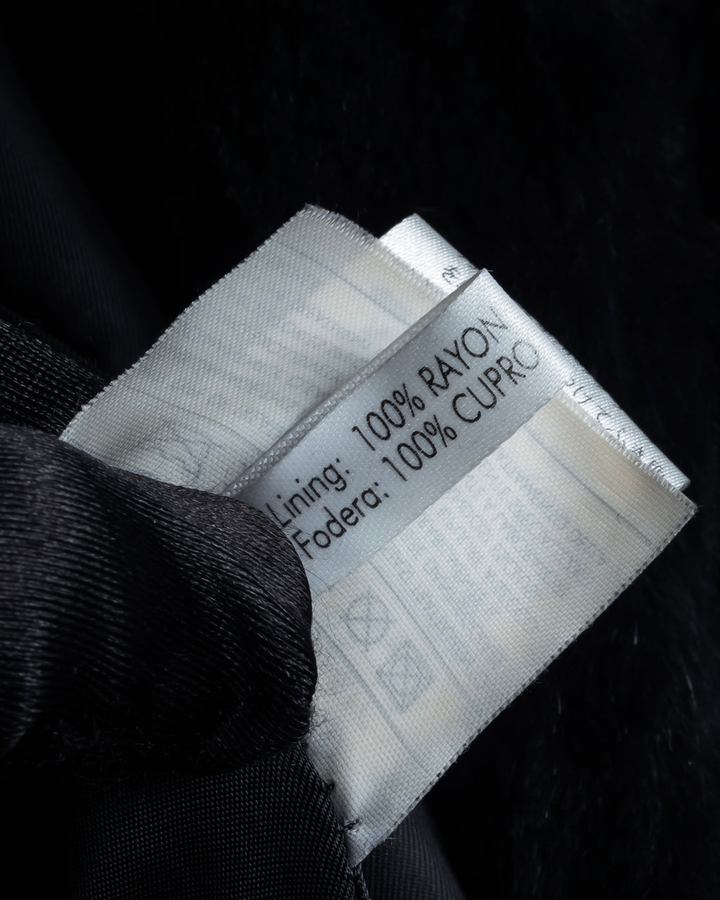 -SPECIAL- "Salvatore Ferragamo"
90's-00's A neat silhouette 100% lapin fur coat