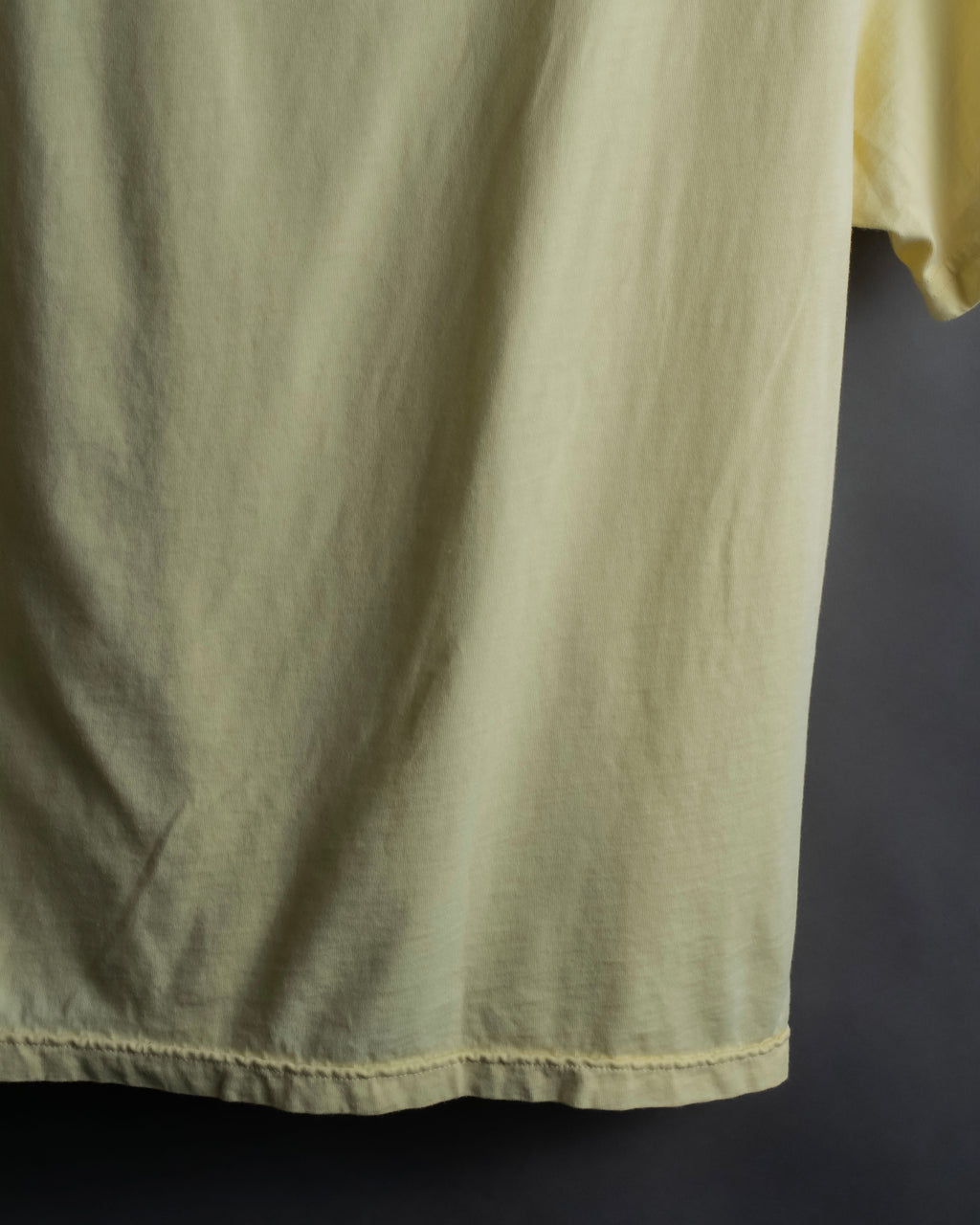 "MAISON MARGIELA"
Pastel yellow color box silhouette T-shirt