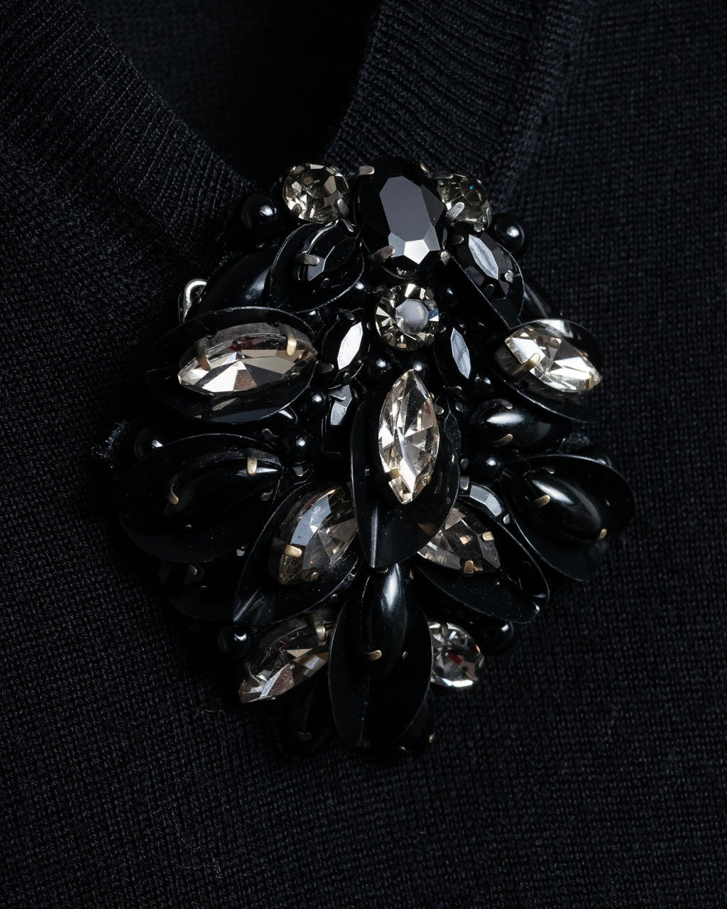 "GUCCI" Embellished v neck jewel knit sweater