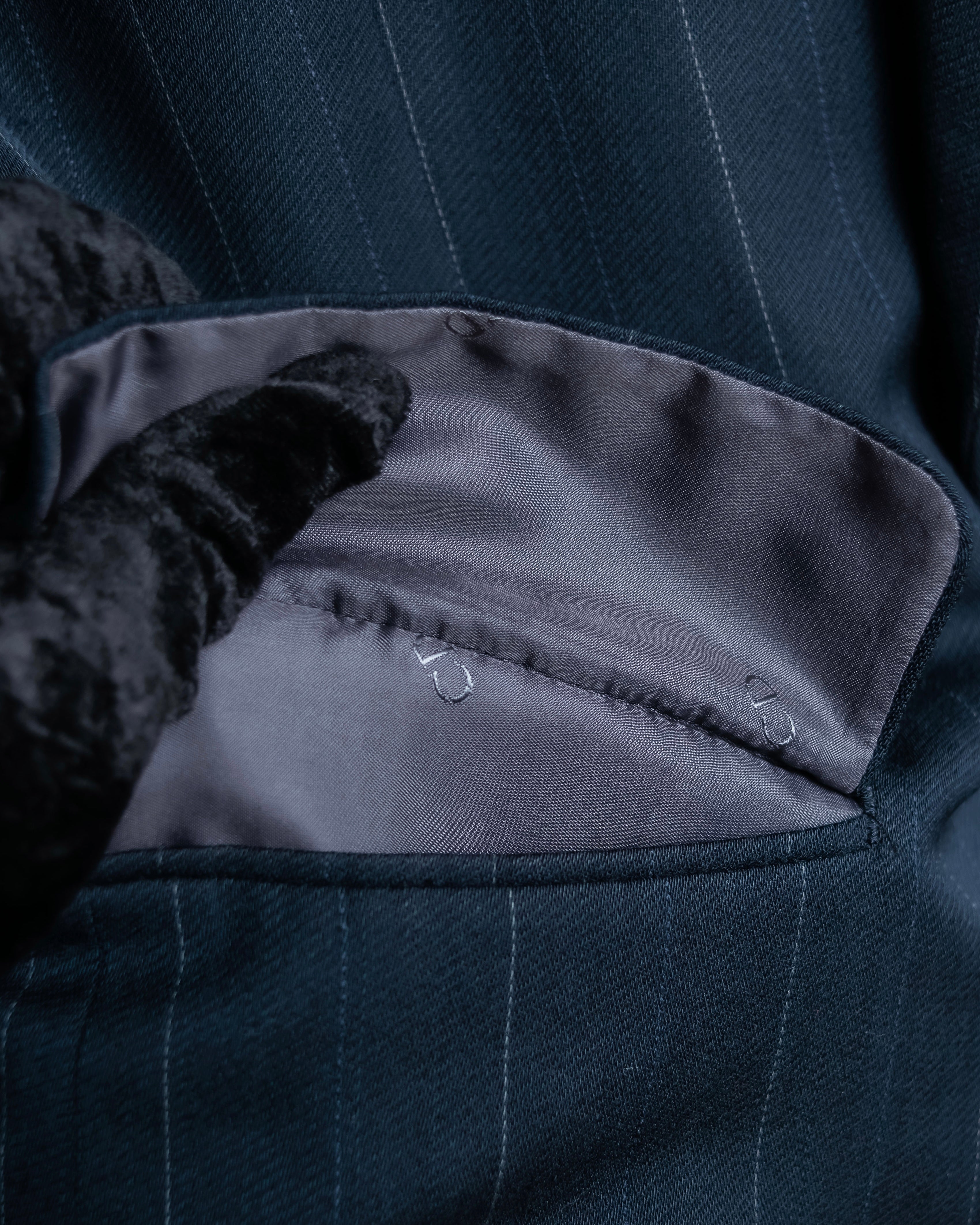 "CHRISTIAN DIOR MONSIEUR"
 Fine pitch stripe pattern notch lapel tailored jacket