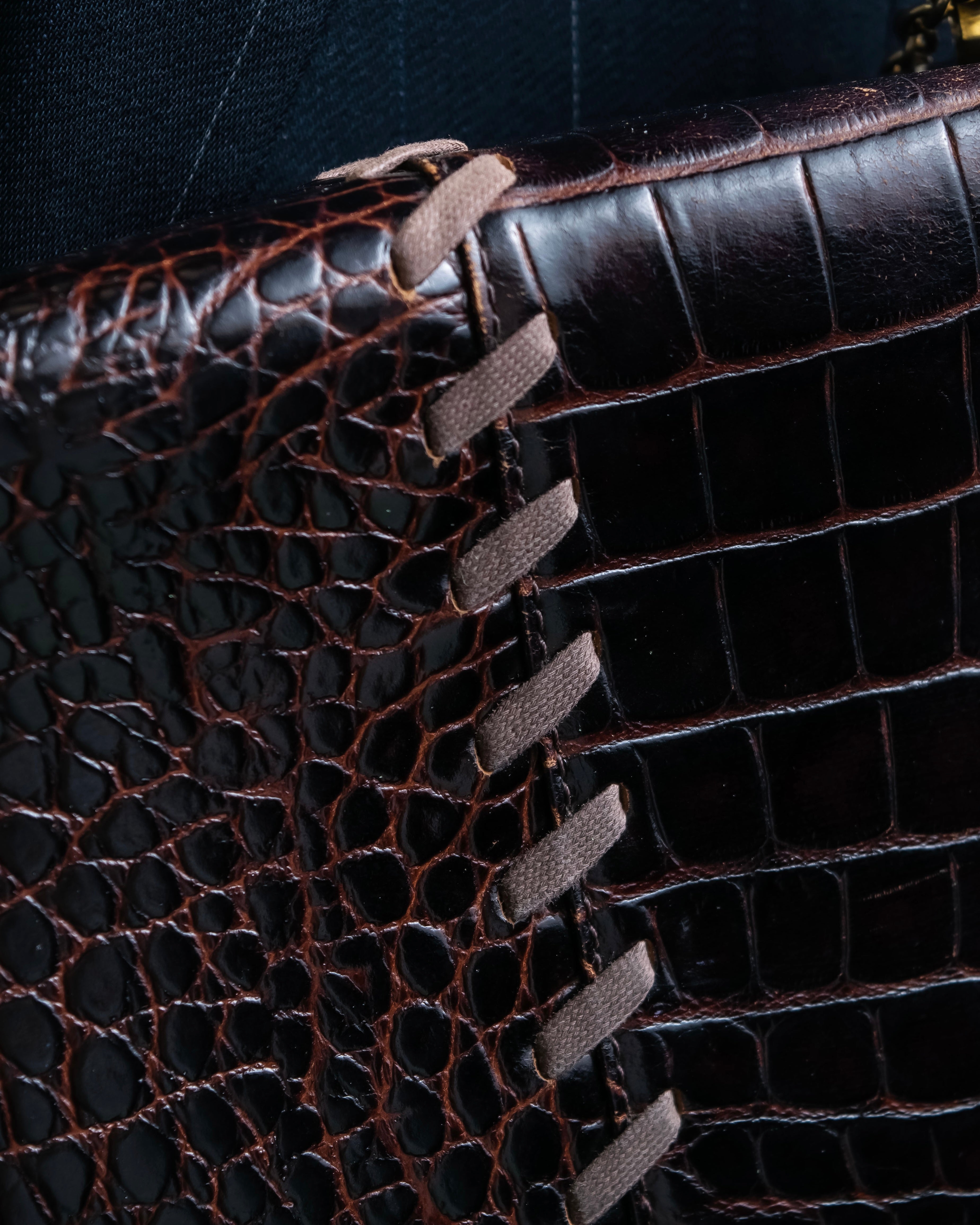 "YVES SAINT LAURENT" Crocodile pattern stitching handbag