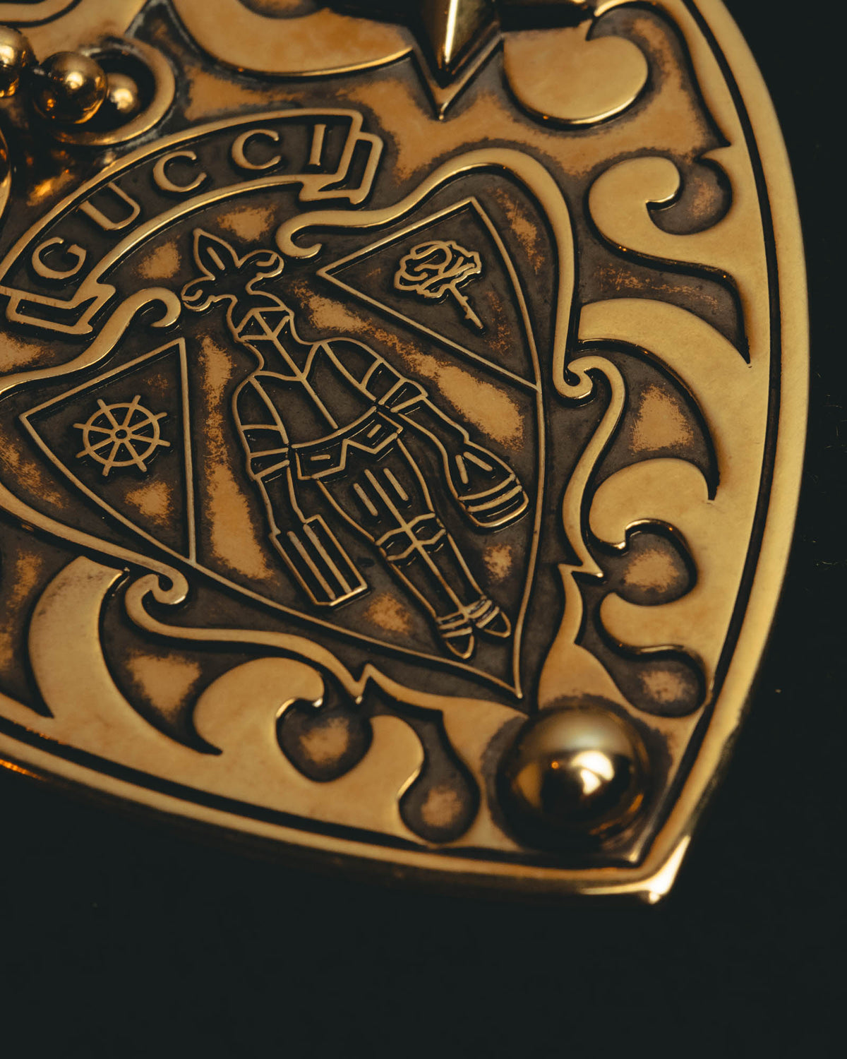 "GUCCI" 80's gold crest bag charm