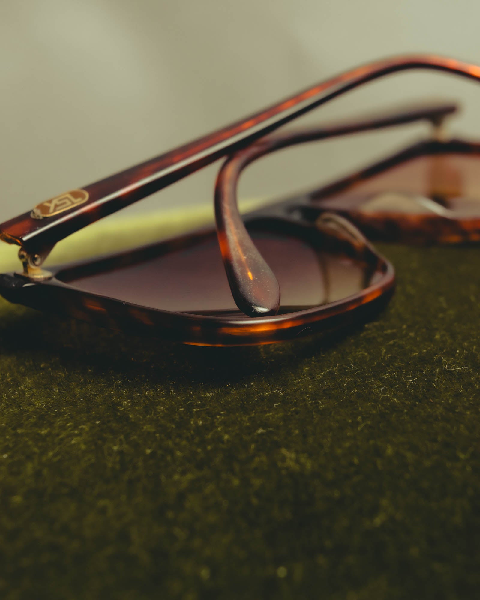 "Yves Saint Laurent" 80's Oversized tortoiseshell square sunglasses