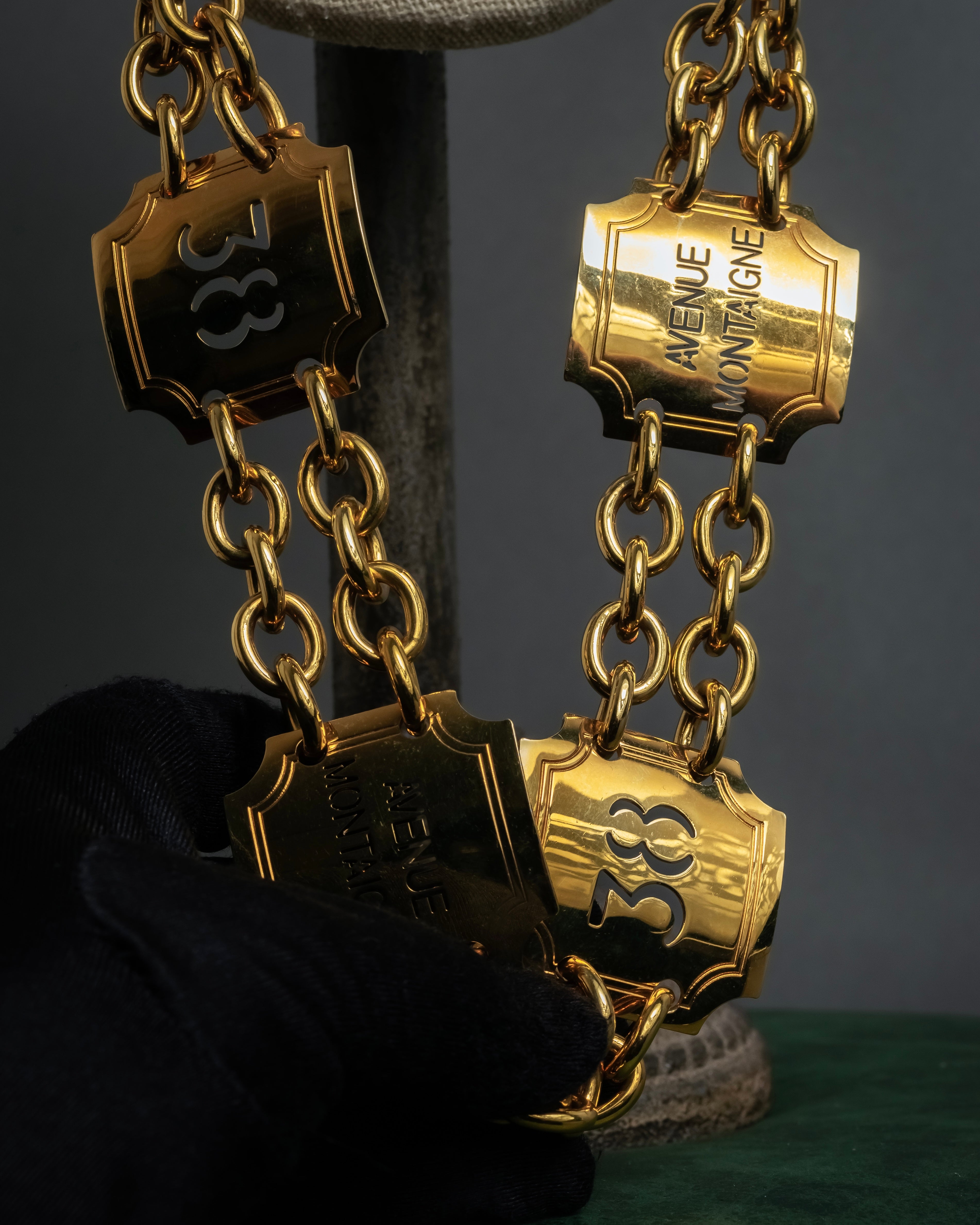 "CELINE" AVENUE MONTAIGNE 38 design gold necklace & belt