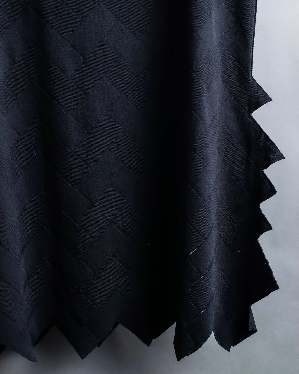 "PLEATS PLEASE ISSEY MIYAKE" 

Meander sleeveless tops