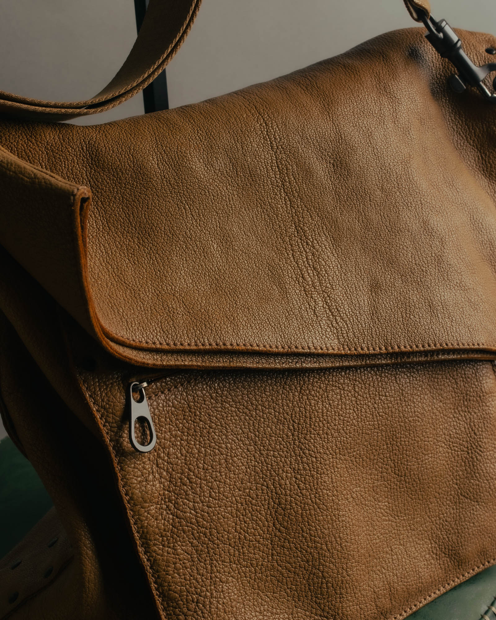 "BOTTEGA VENETA" 00's-10's Grained leather messenger bag
