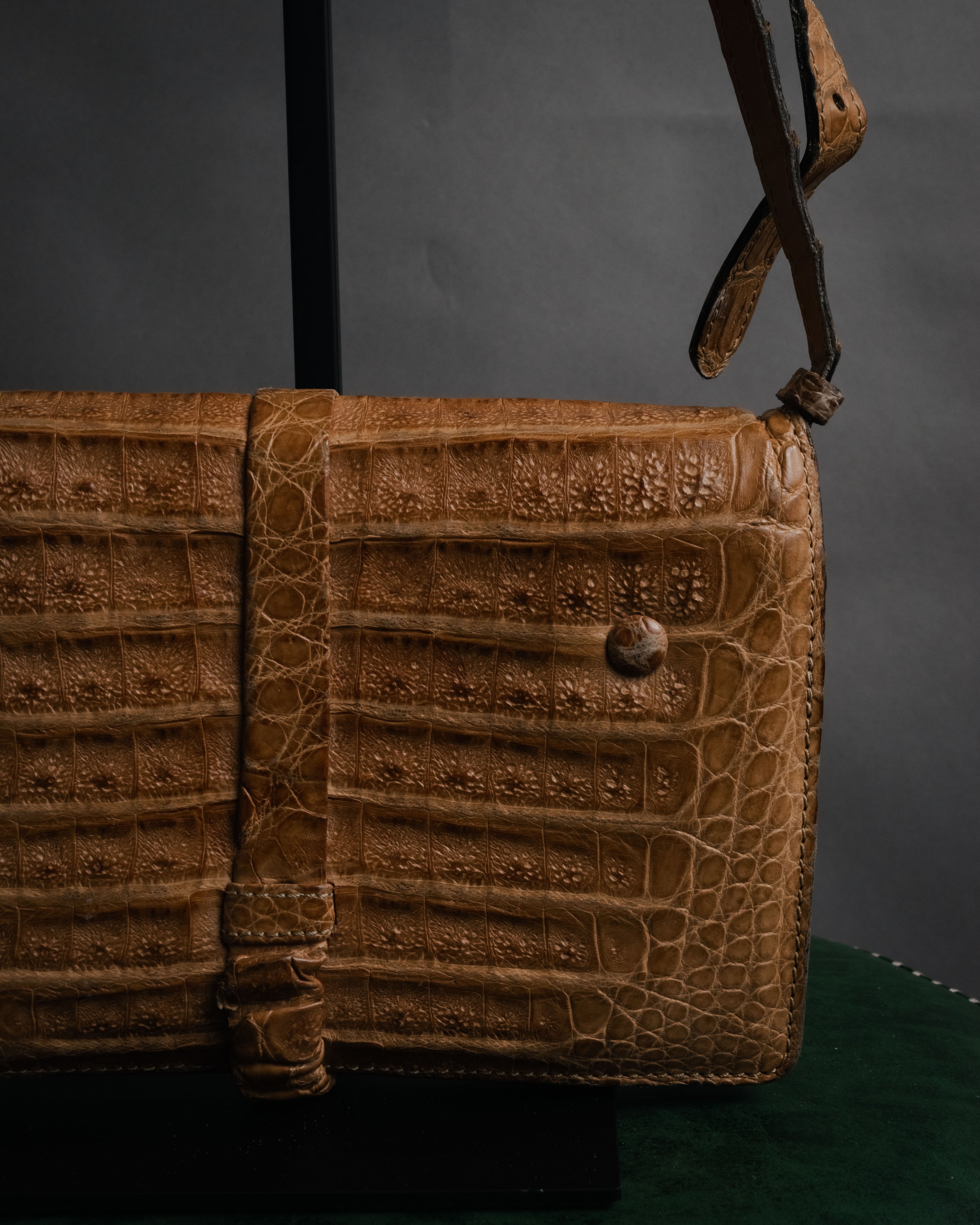 “CELINE” 80’s Hornback crocodile shoulder bag