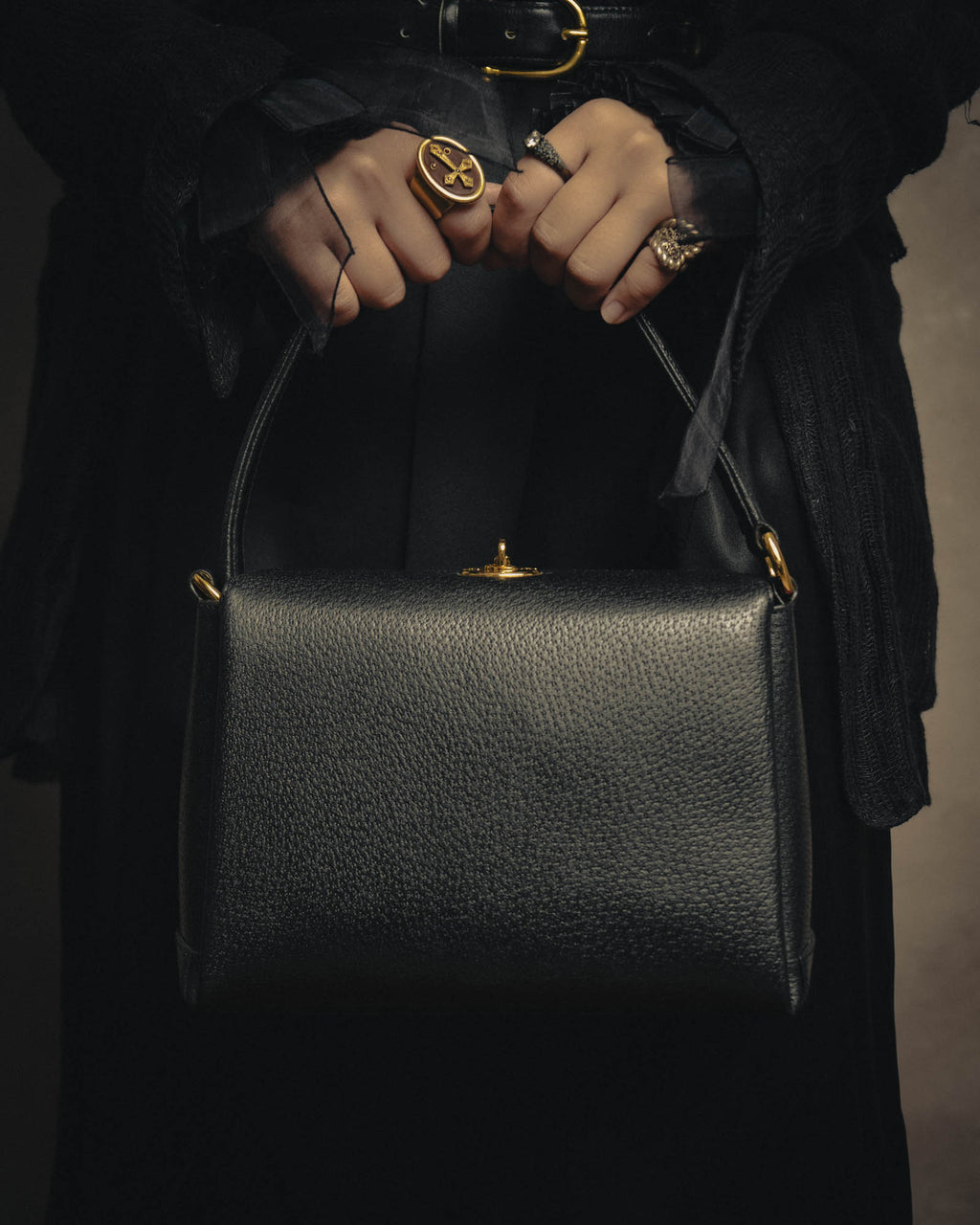 -SPECIAL- “GUCCI” 70’s-80’s Pigskin leather turn lock handbag