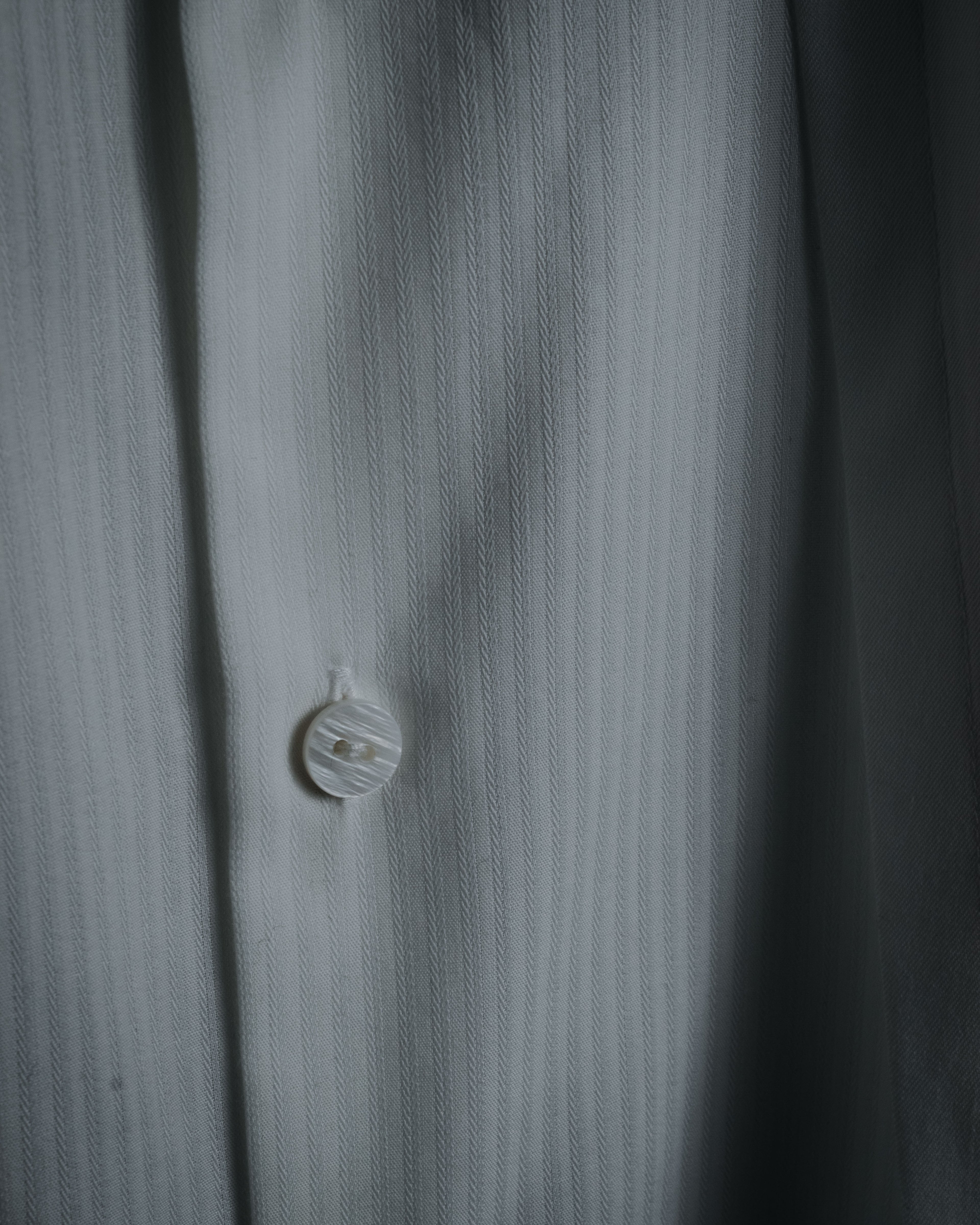 –SPECIAL– "BALENCIAGA" 2005-06’s Round collar chin tab paneled dress shirt