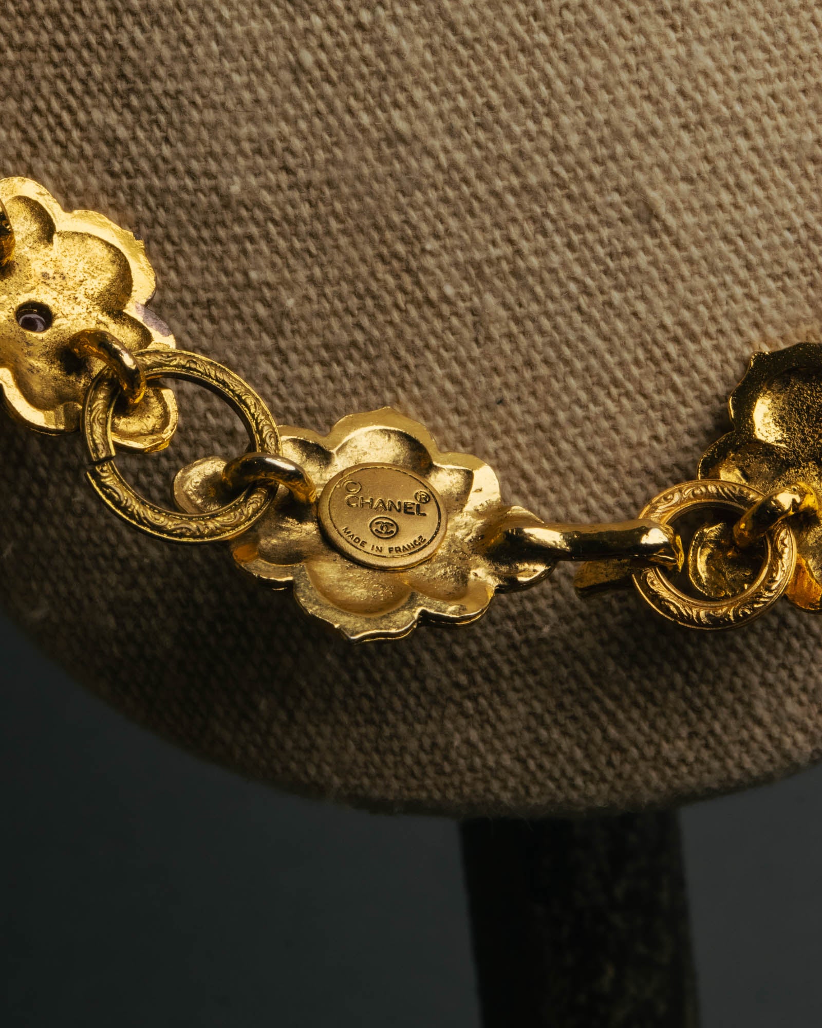 -SPECIAL- “CHANEL” 80’s-90’s ornate gold chain necklace