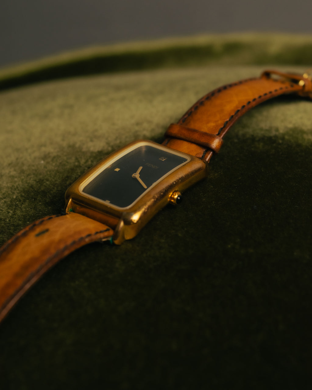 “FENDI” 80’s-90’s Rectangular quartz leather watch