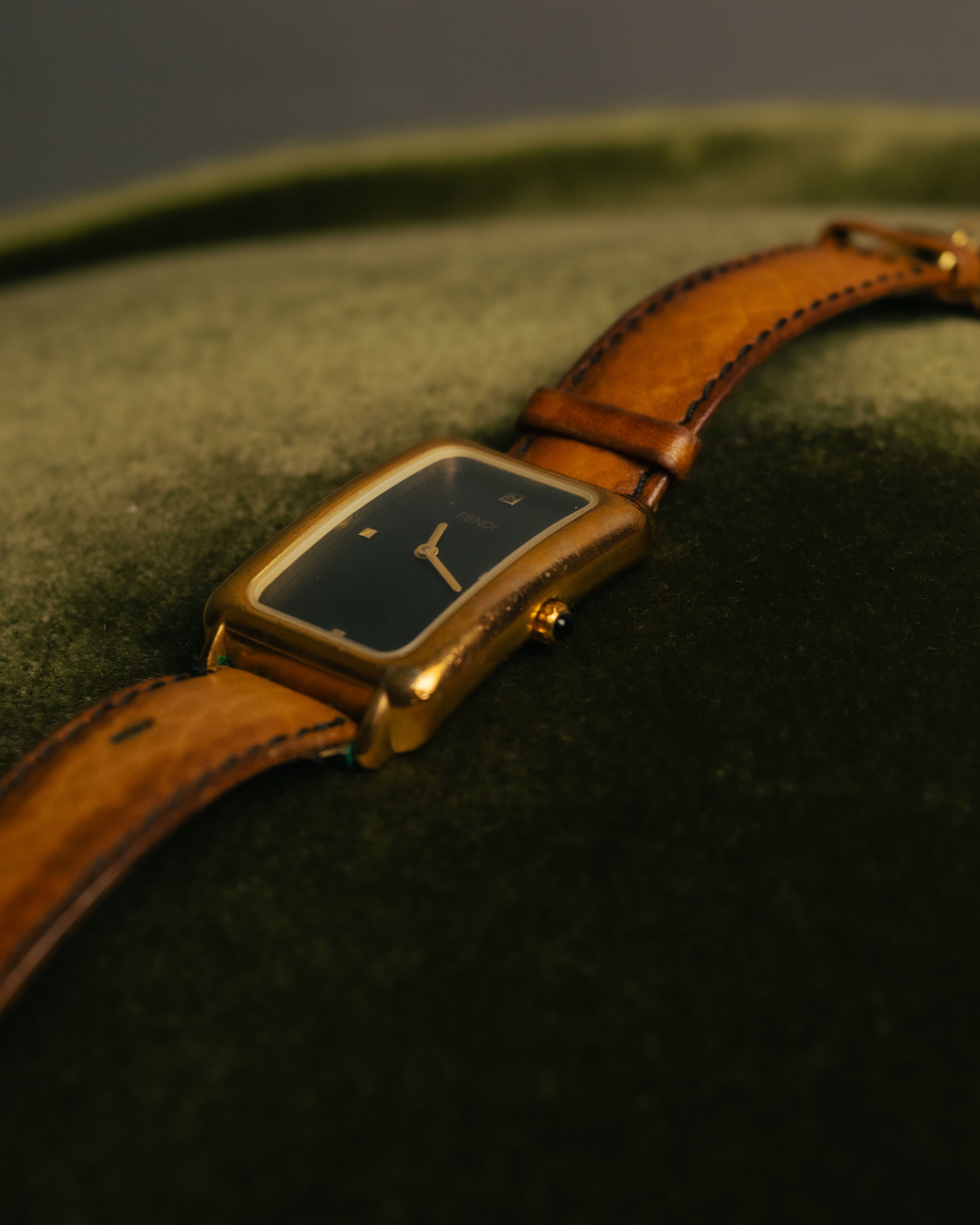 “FENDI” 80’s-90’s Rectangular quartz leather watch