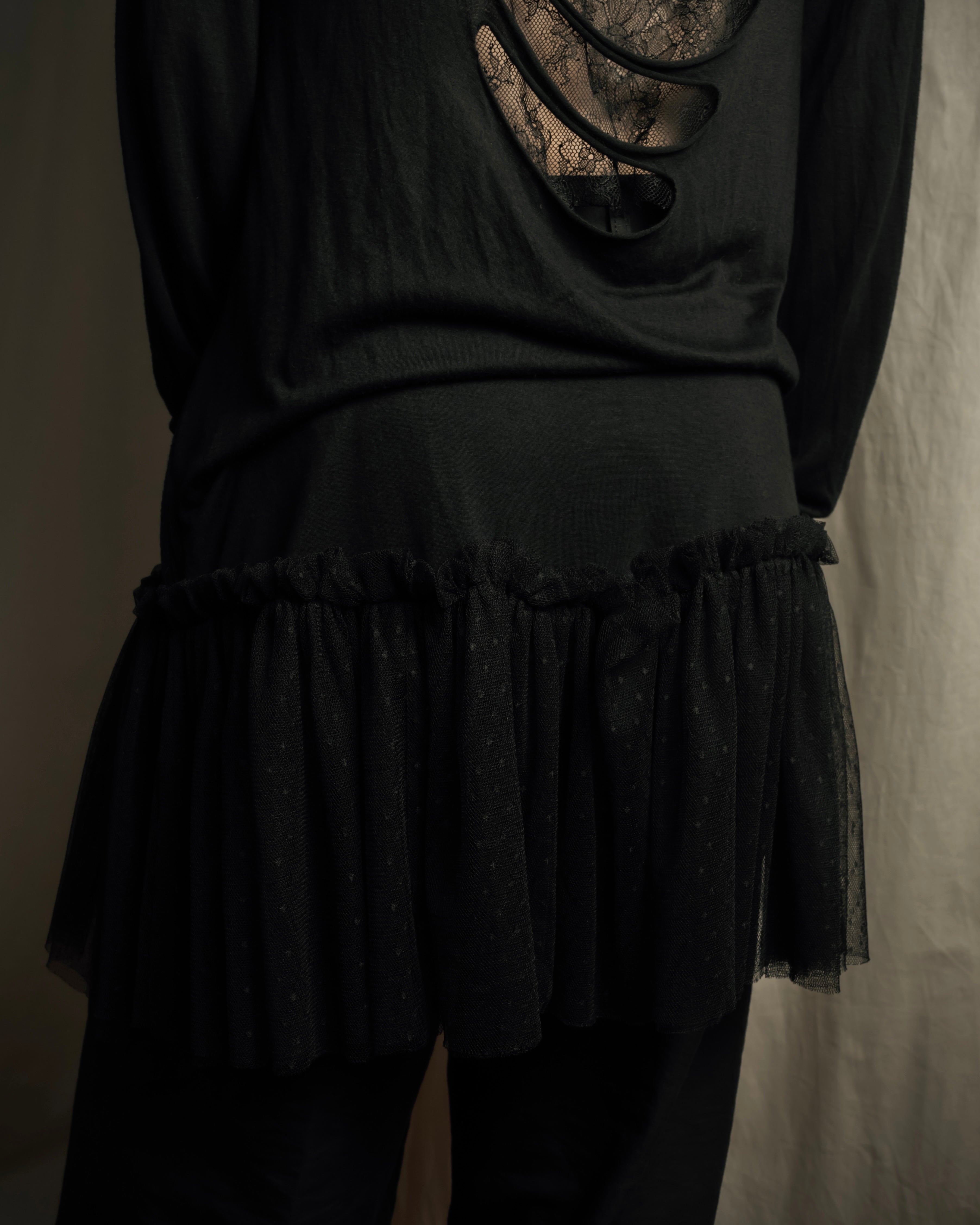 "RED VALENTINO" Distressed tulle skirt docking long pullover