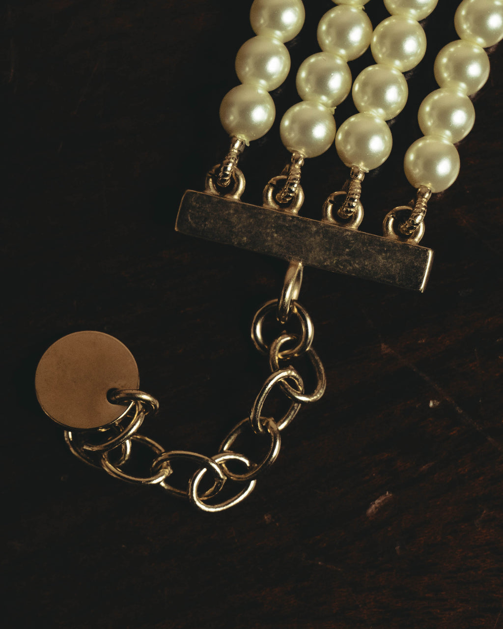 –SPECIAL– “Christian Dior” 2018-2025 Four-strand faux pearl bracelet with sculptural oval accents