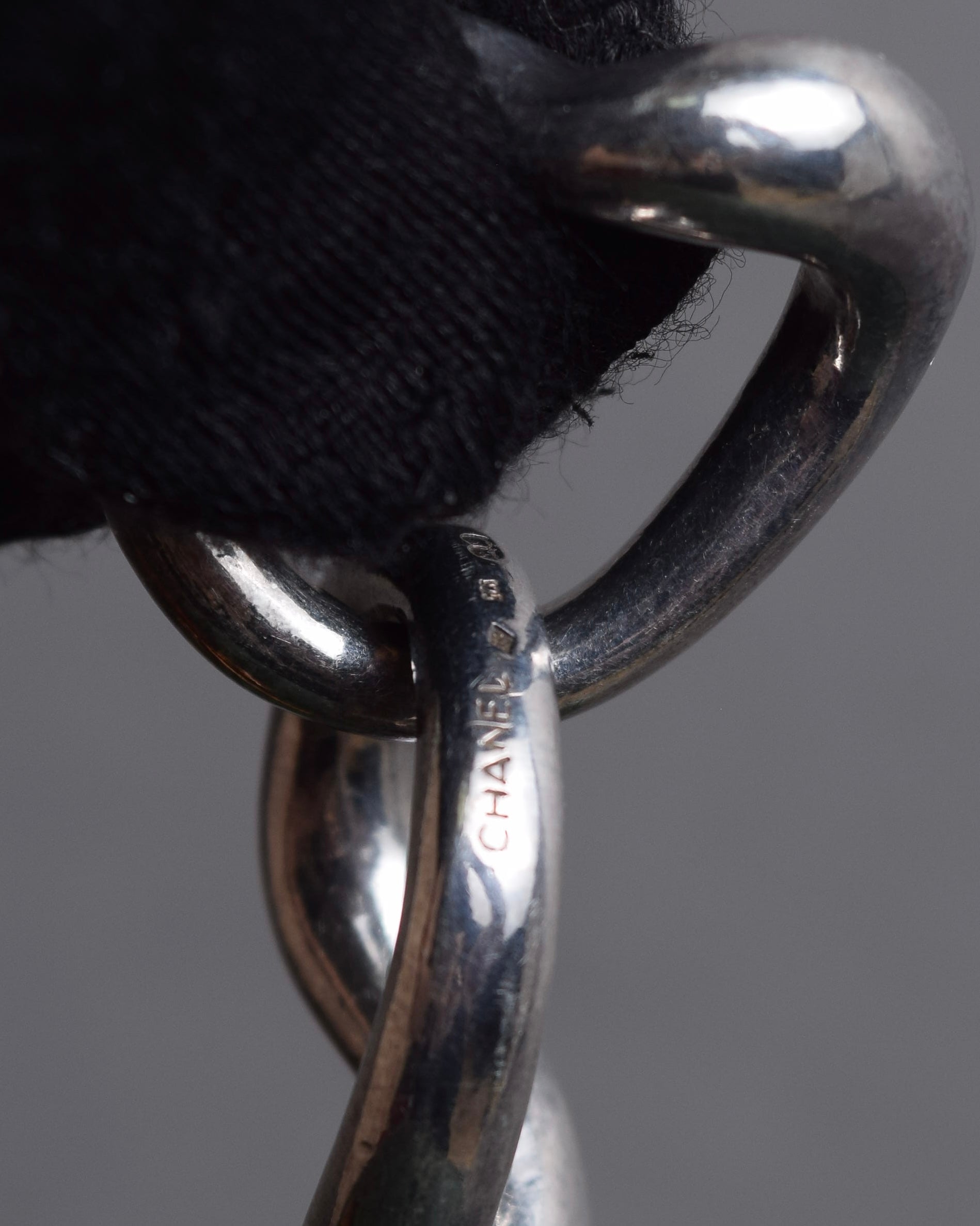 "CHANEL" 90's Organic twist design double ring