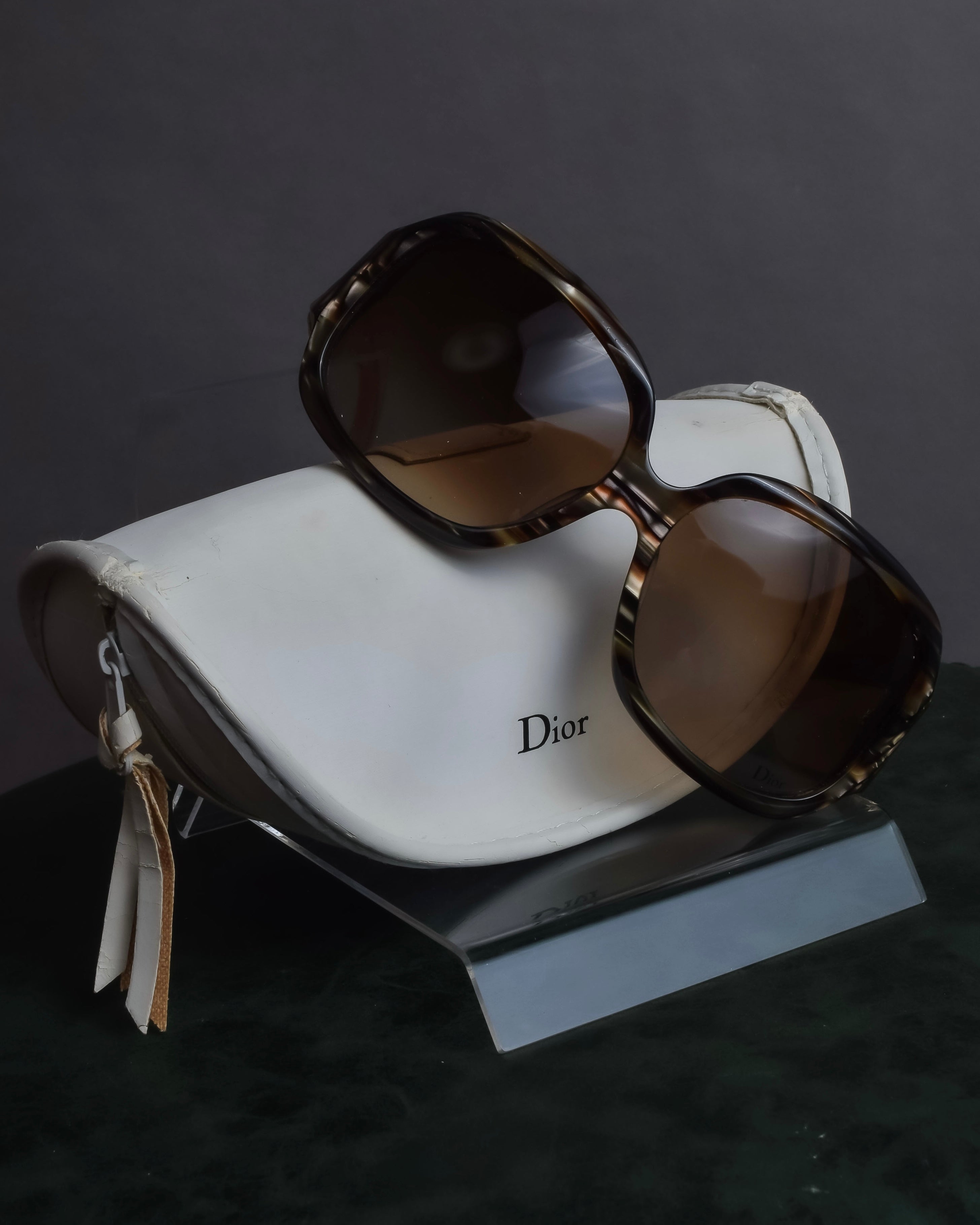 "Christian Dior" Tortoiseshell buckle detail sunglasses